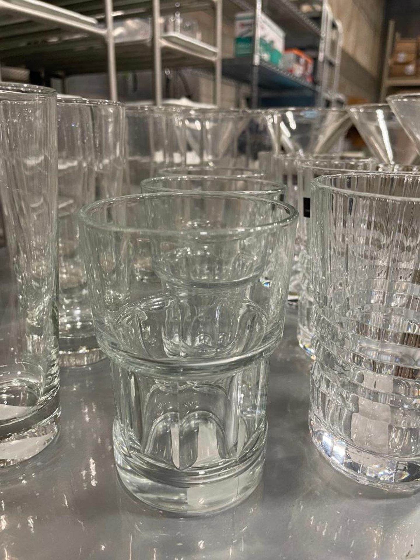 20 PIECES OF ASSORTED GLASSWARE - Image 6 of 8