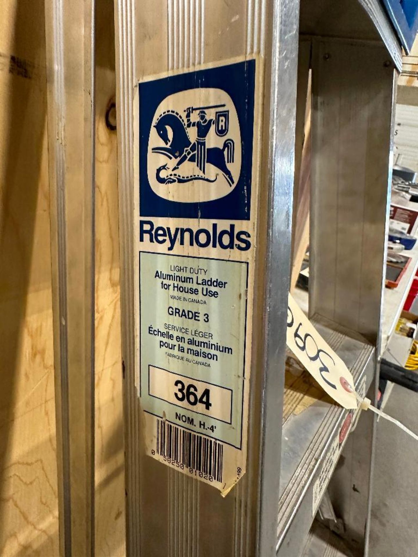 Reynolds Aluminum 4’ Step Ladder - Image 3 of 3