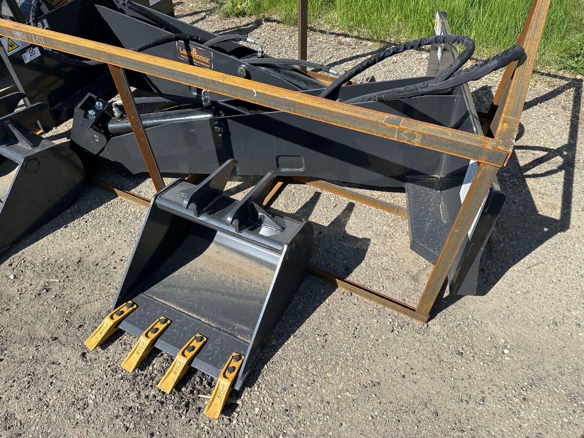 New 2023 Landhonor DGB-14-84D Backhoe Skid Steer Attachment - Image 6 of 8