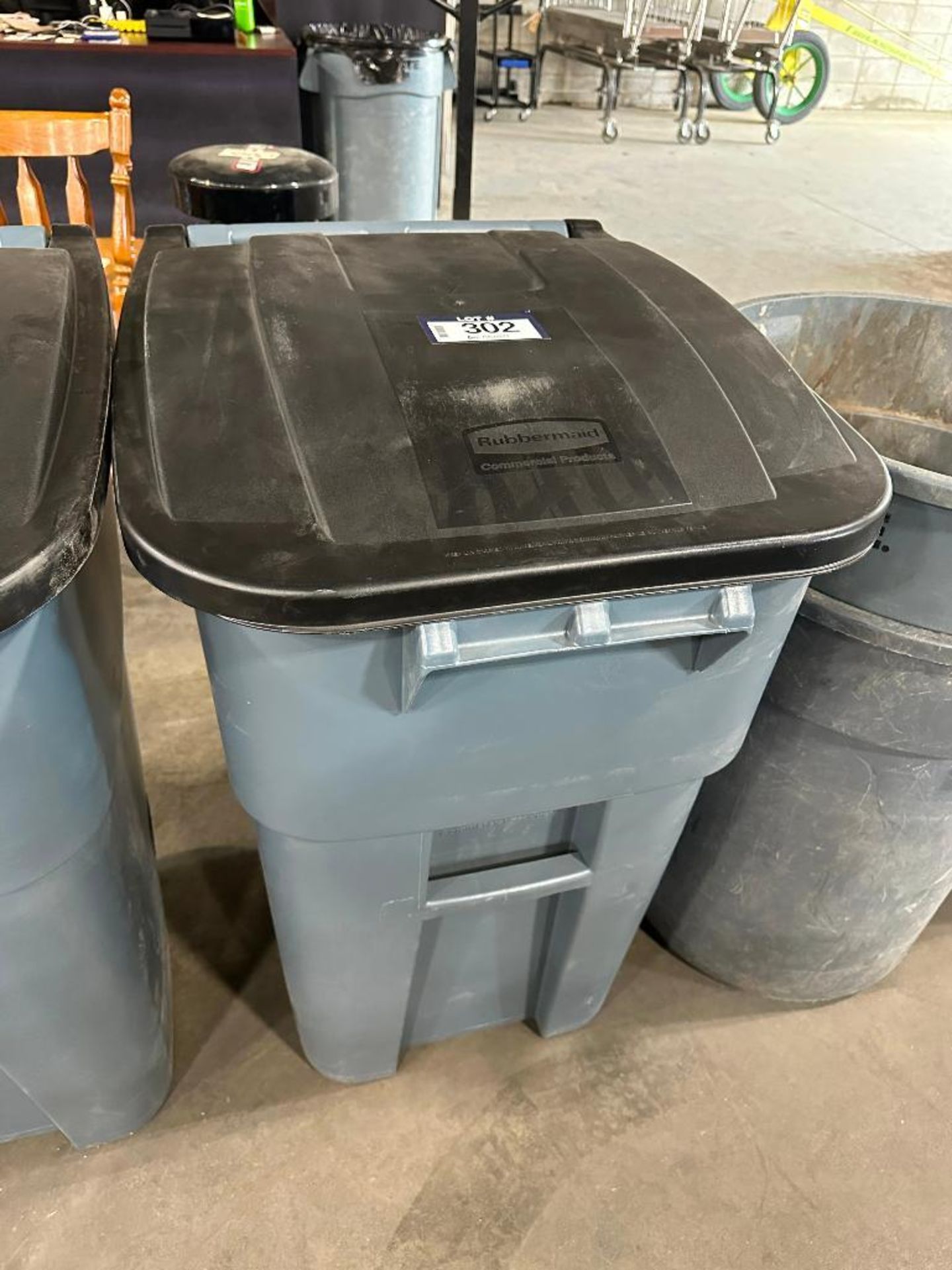 Rubbermaid Mobile Trash Can