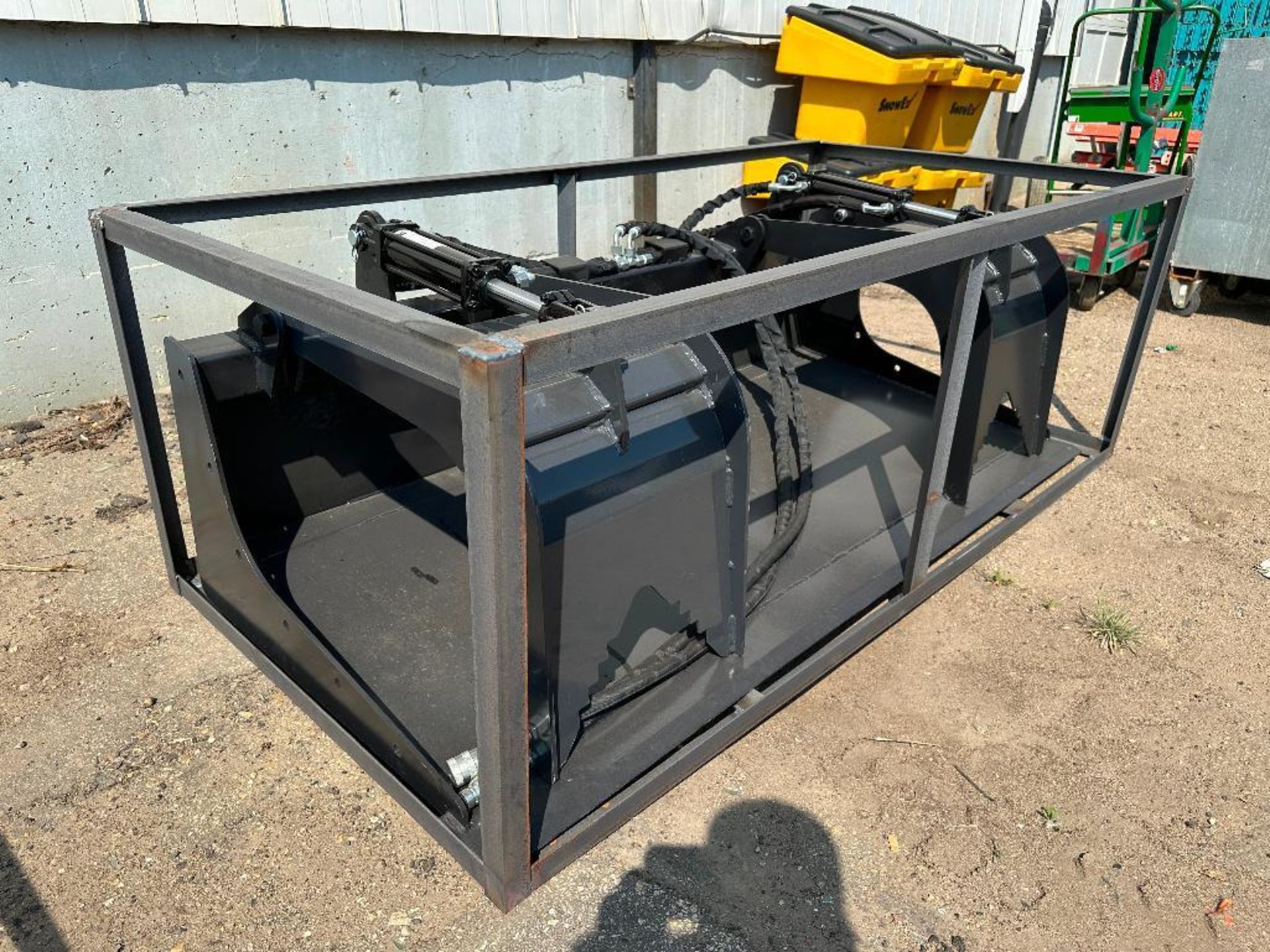 New 2023 Wolverine GB-11-72W 72" Grapple Bucket Skid Steer Attachment - Image 2 of 4