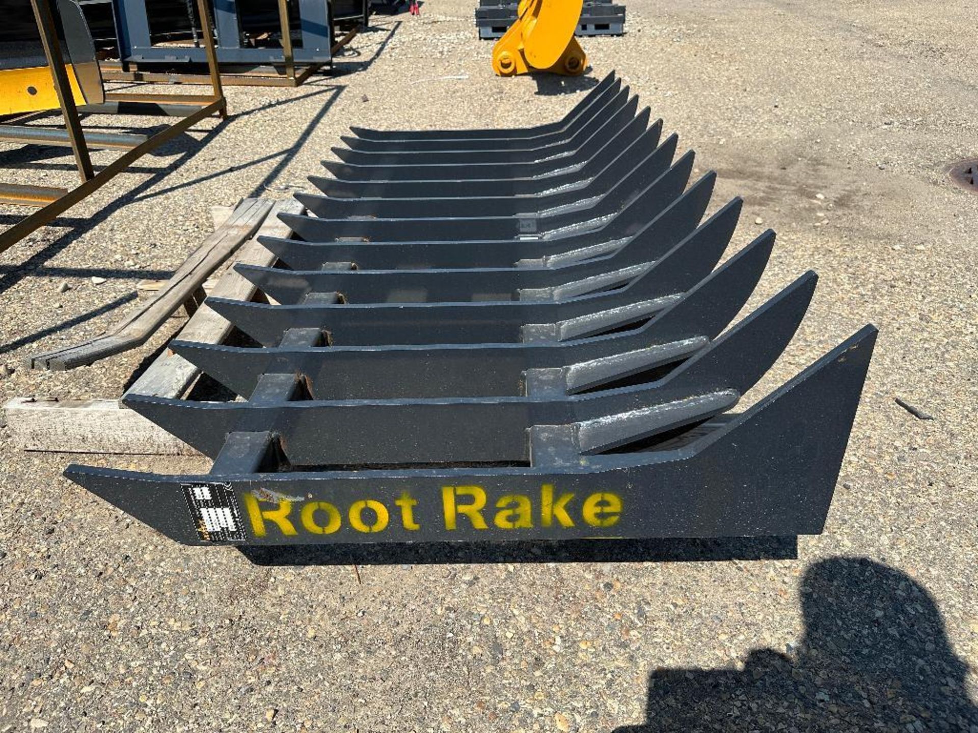 New 2023 LandHonor RTR-12-72W 72" Root Rake Skid Steer Attachment - Image 4 of 5