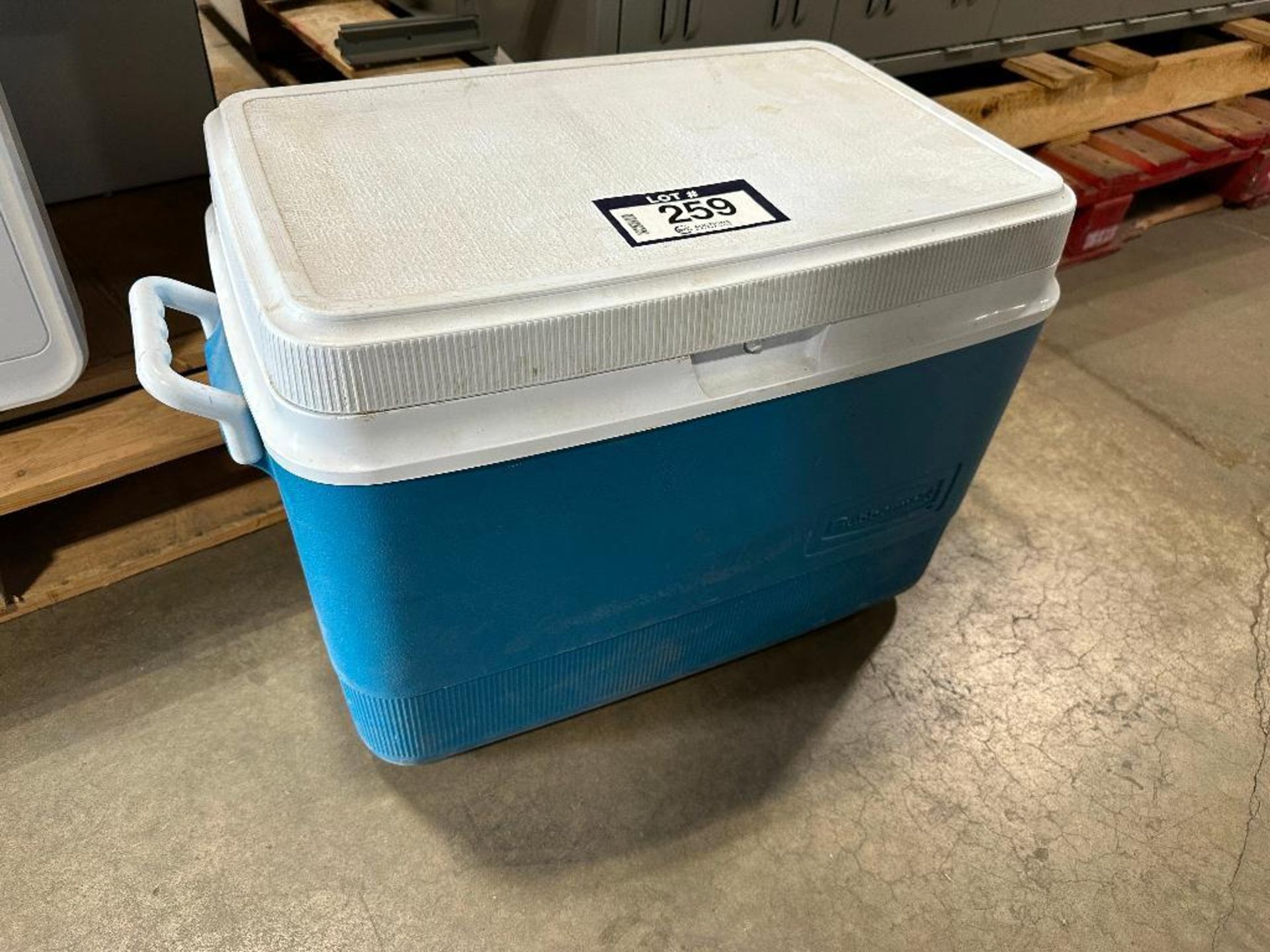 Rubbermaid Cooler