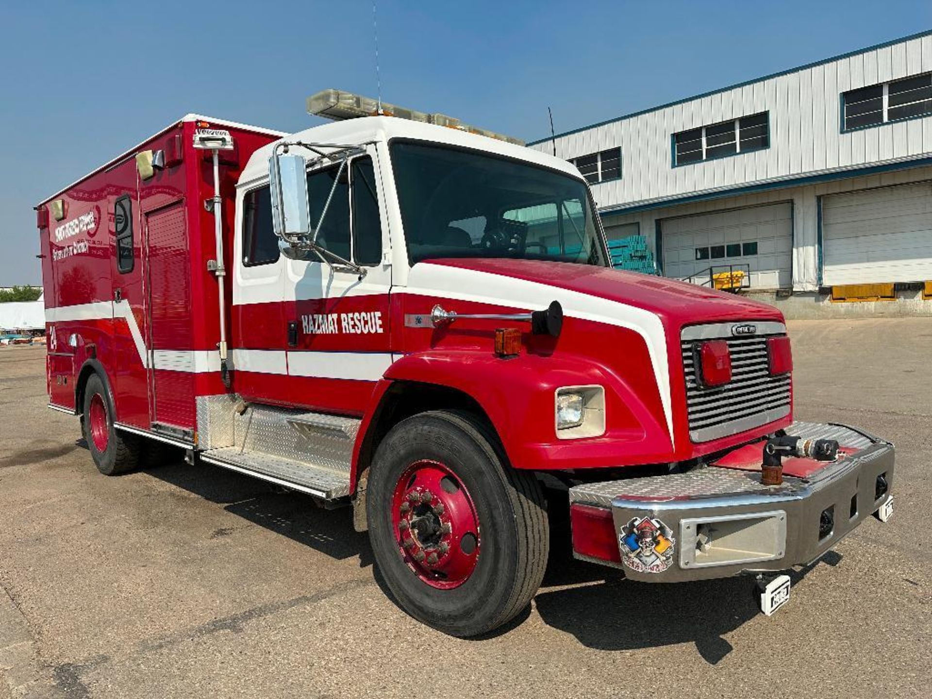 2002 Freightliner FL70 Ext Cab Fire Pumper, 321,040Miles Showing, VIN: 1FVABSBS22HJ58678 - Image 2 of 37