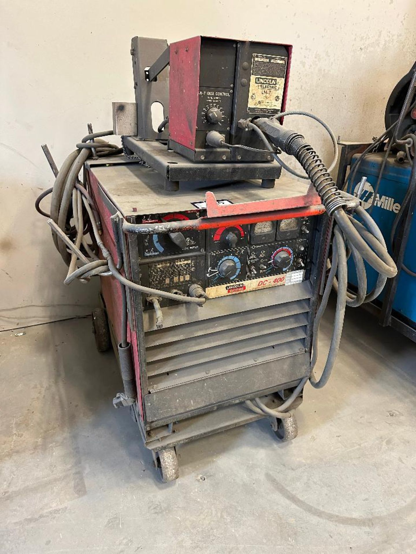 Lot of Lincoln Electric DC-400 Welder, Lincoln Electric LN-7 Wire Feeder, Bernard Gun, Cords, Cart, - Image 4 of 6