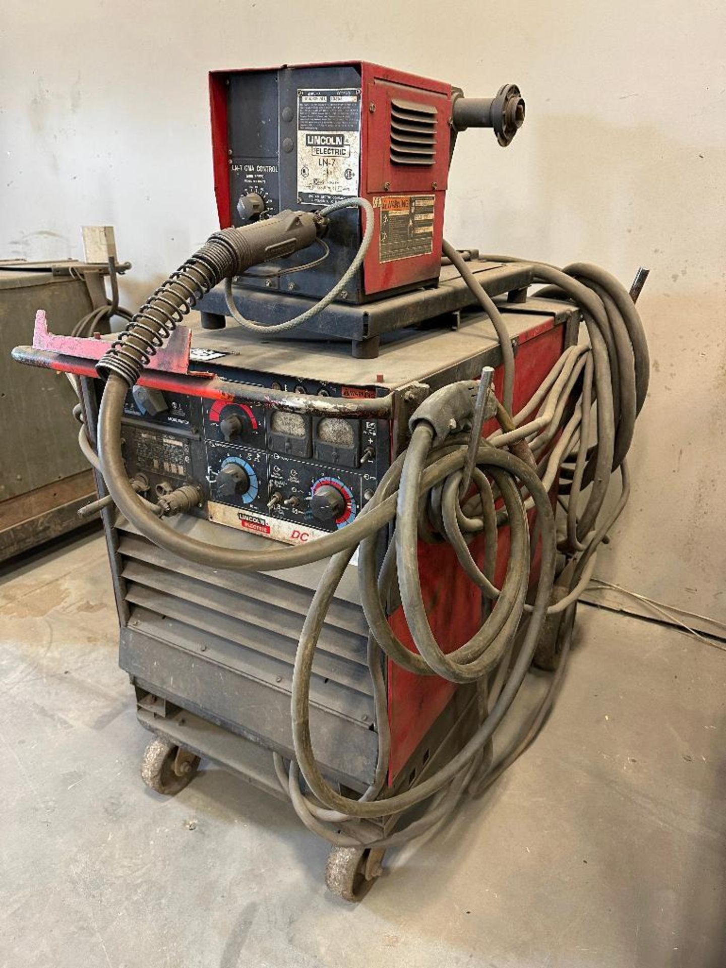 Lot of Lincoln Electric DC-400 Welder, Lincoln Electric LN-7 Wire Feeder, Bernard Gun, Cords, Cart, - Image 3 of 6