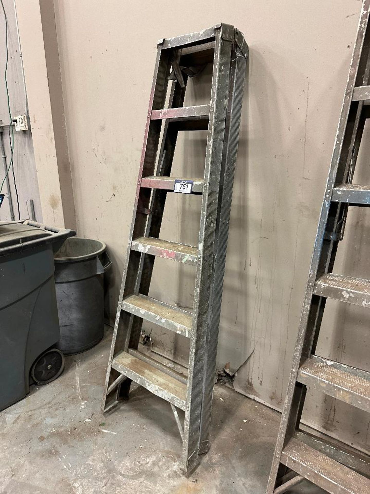 6' Aluminum Step Ladder - Image 2 of 2