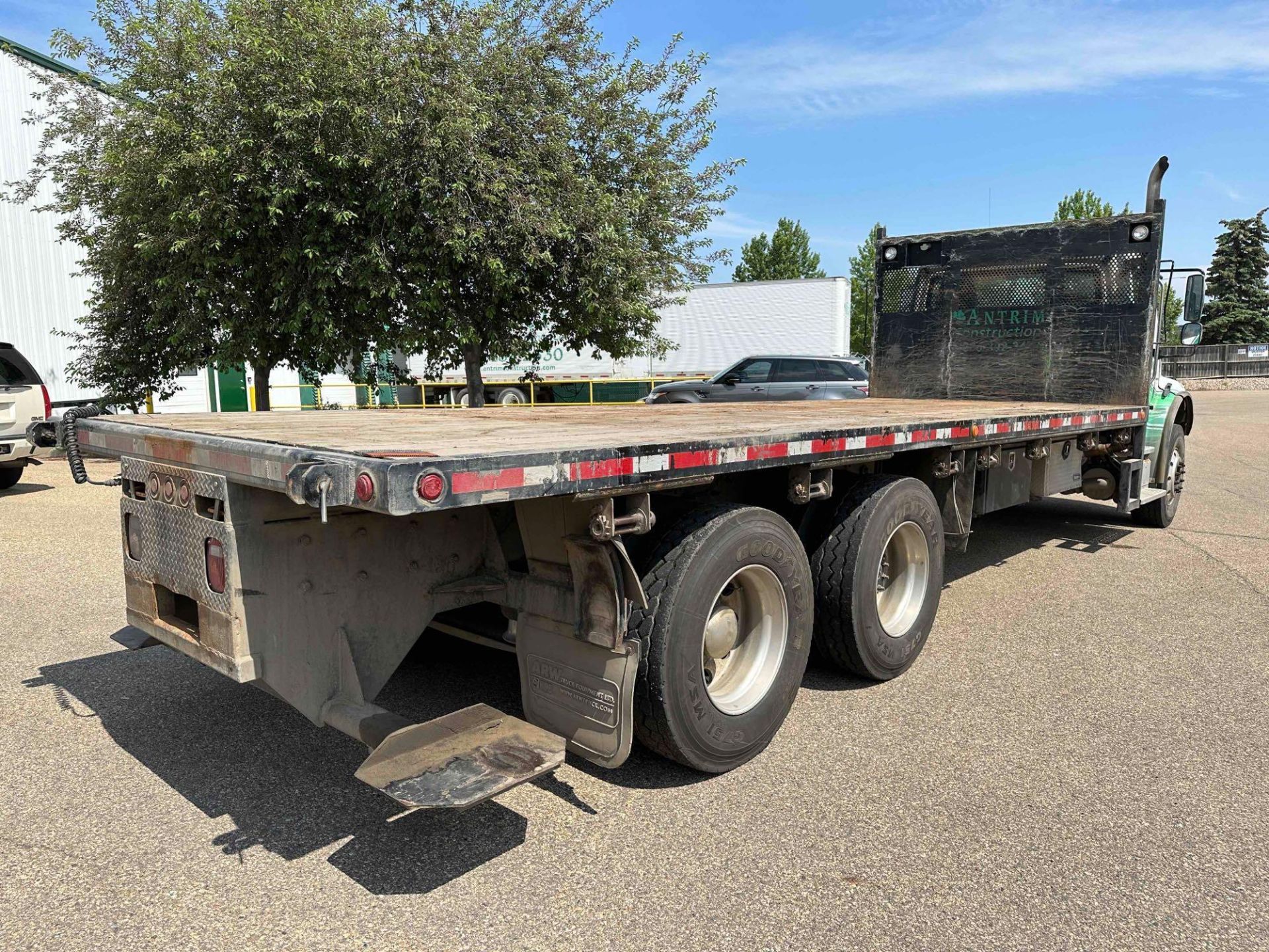 2012 Freightliner M2 106 T/A Deck Truck, Allison Auto, 24' Deck, 202, 326 kms, VIN: 1FVHCYBS4CDBD - Image 2 of 17