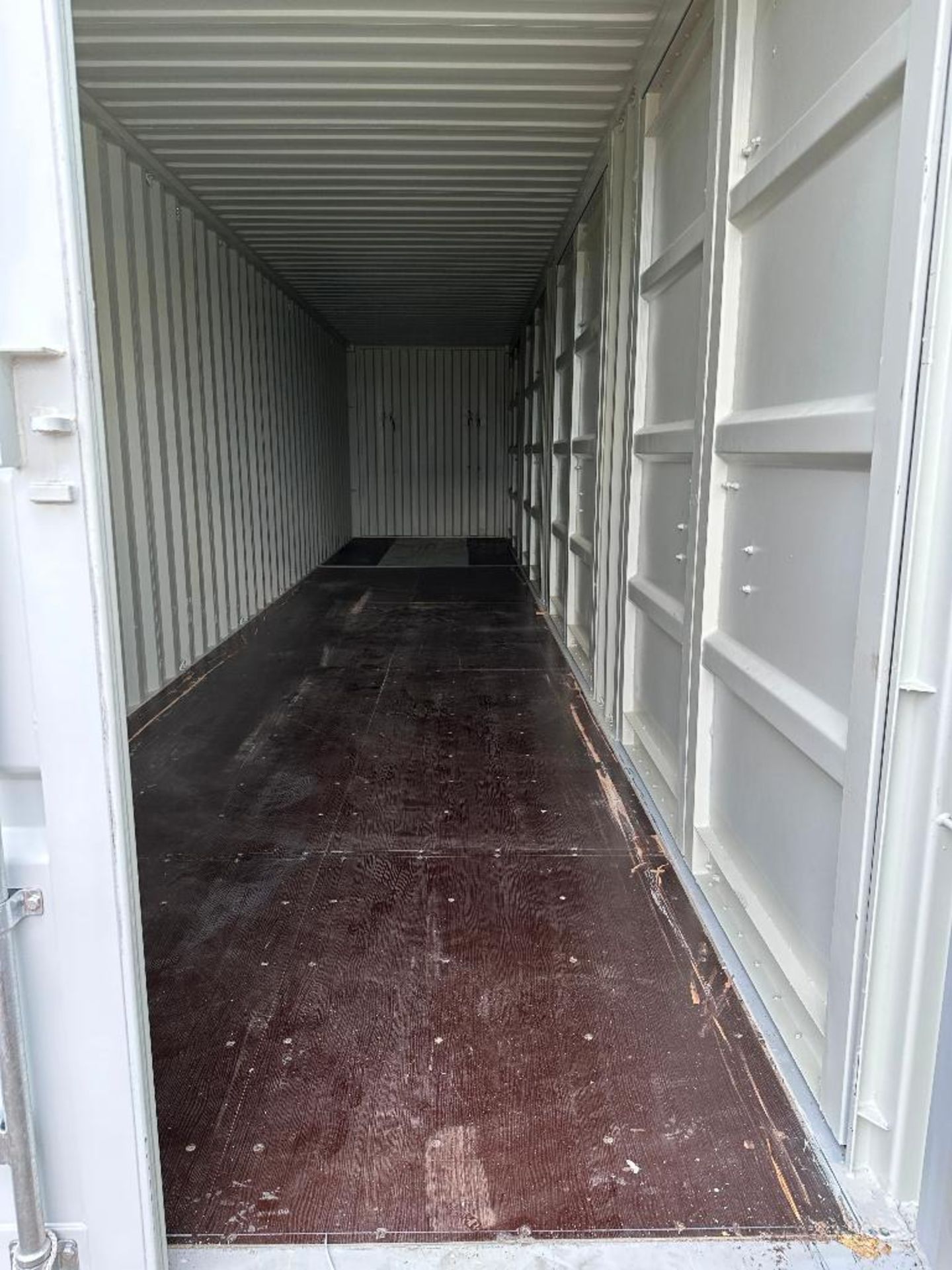 Single Trip 40 ft. 5-Door Sea Container - Image 3 of 5