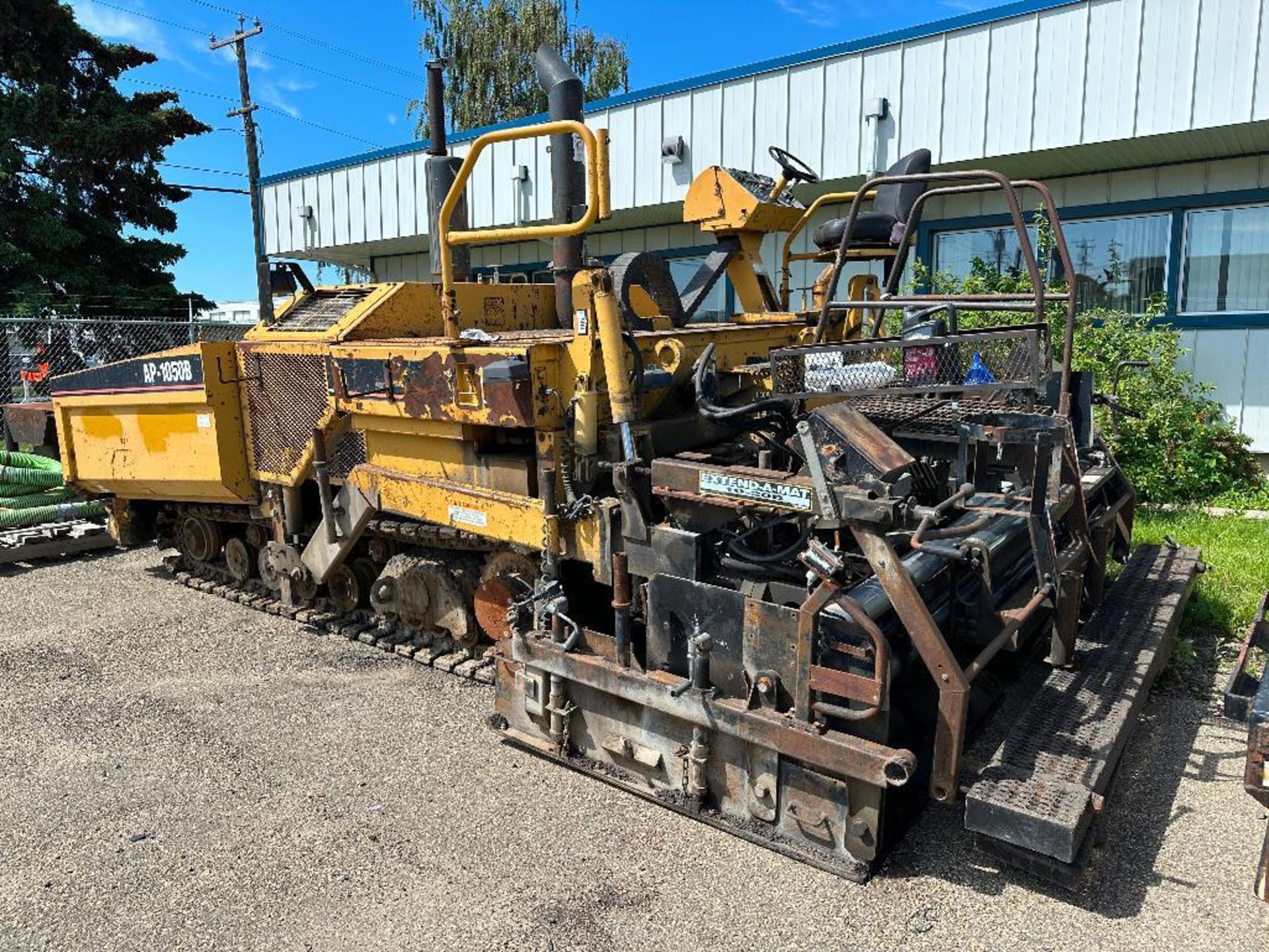 1999 Cat AP-1050B Tracked Asphalt Paver VIN: 6ZN00195 - Image 2 of 16