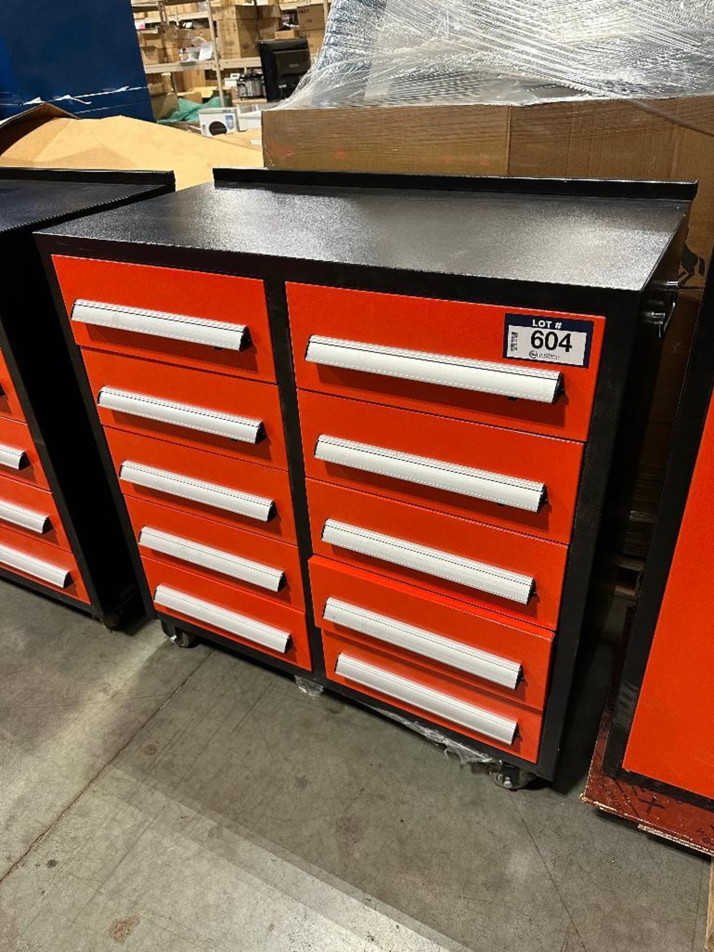 37-1/2" X 20" X 38-1/2" Roll-Away Tool Drawers