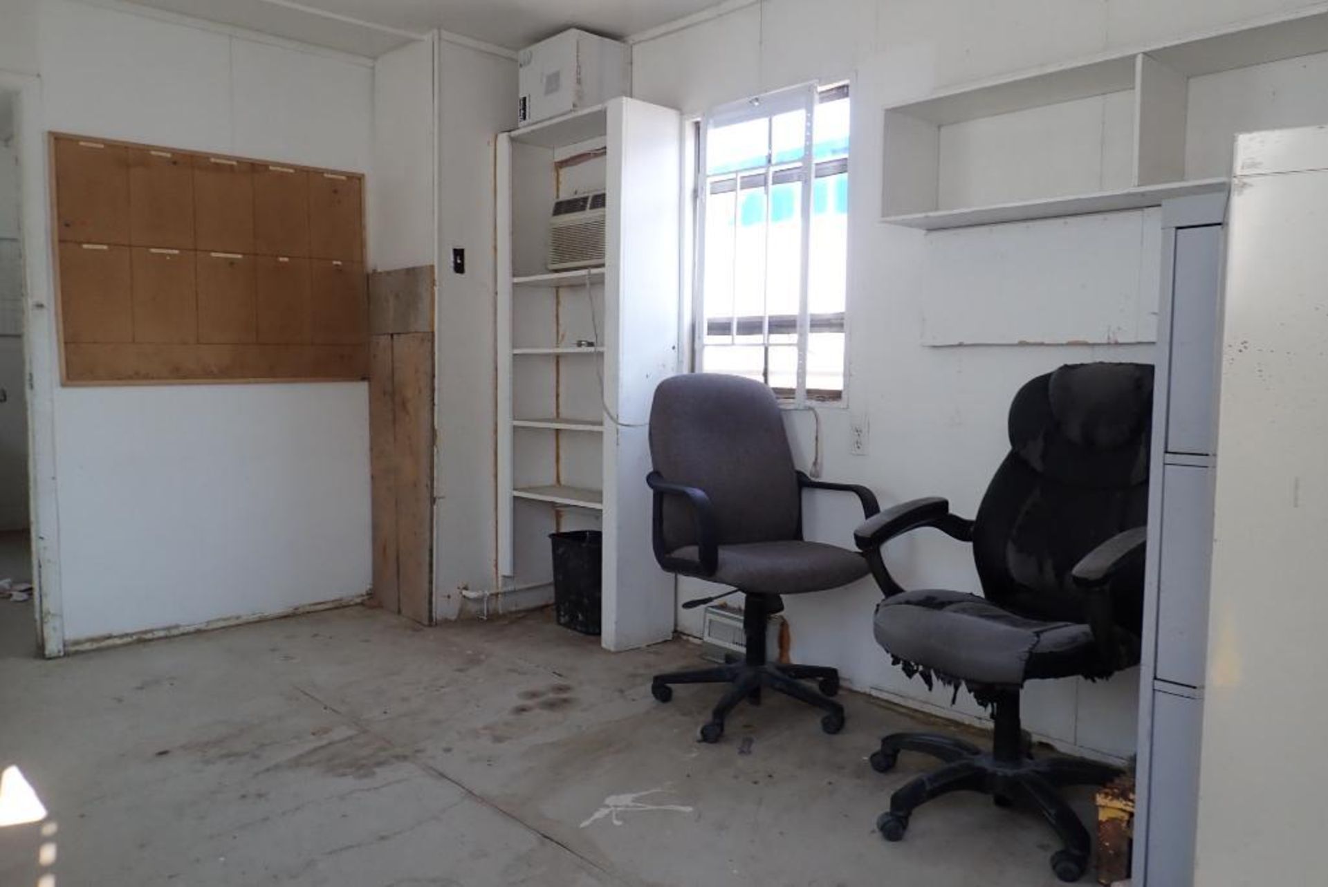 Skidded 32'x10' Office Building w/Furnace and Contents. - Image 3 of 4