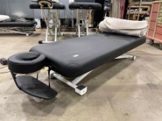 ELECTRIC LIFT MASSAGE TABLE WITH EARTHLITE FLEECE MASSAGE TABLE WARMER