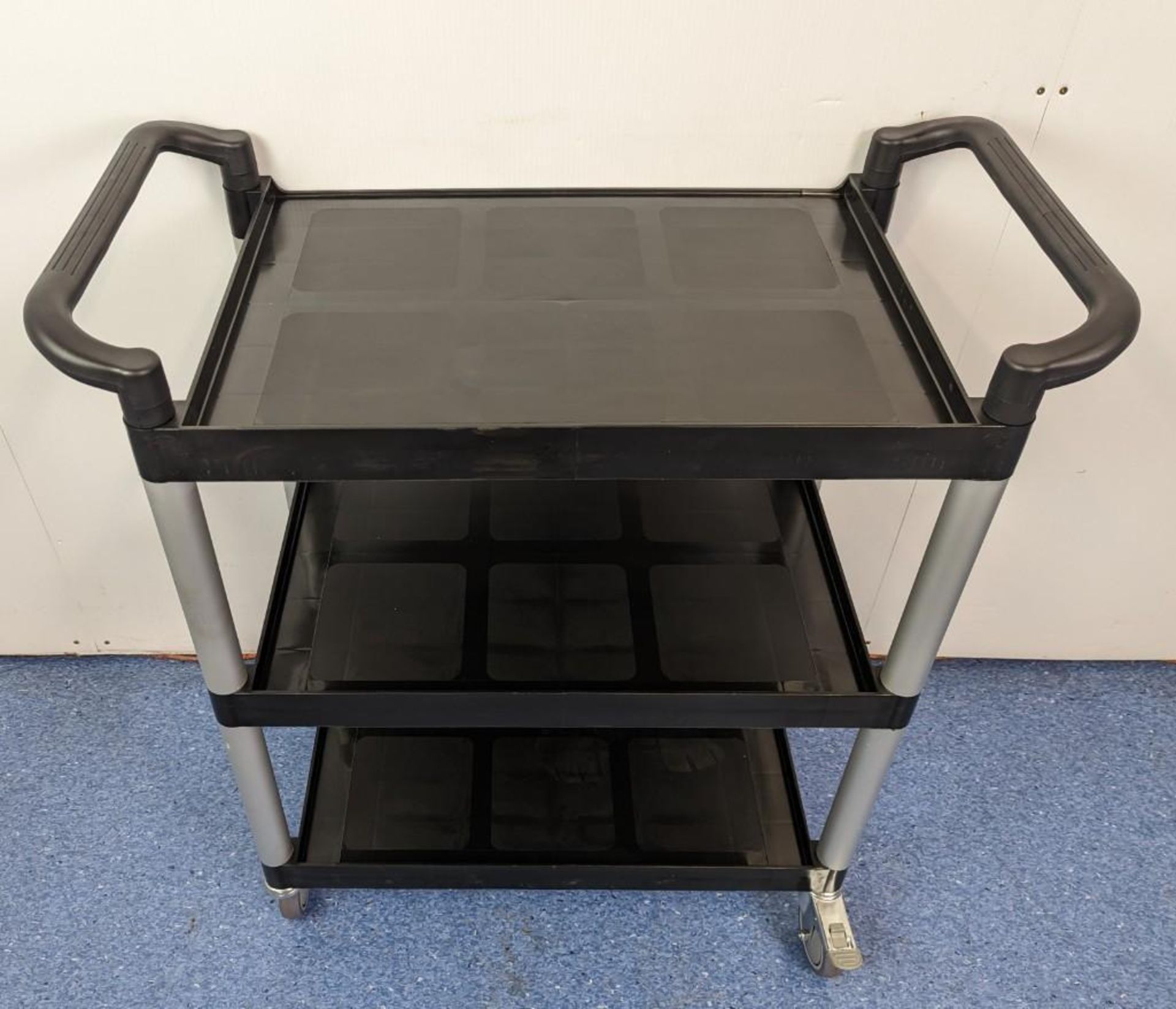 24" X 16" BLACK PLASTIC 3 TIER BUSSING CART - NEW - OMCAN 24183 - Image 4 of 5