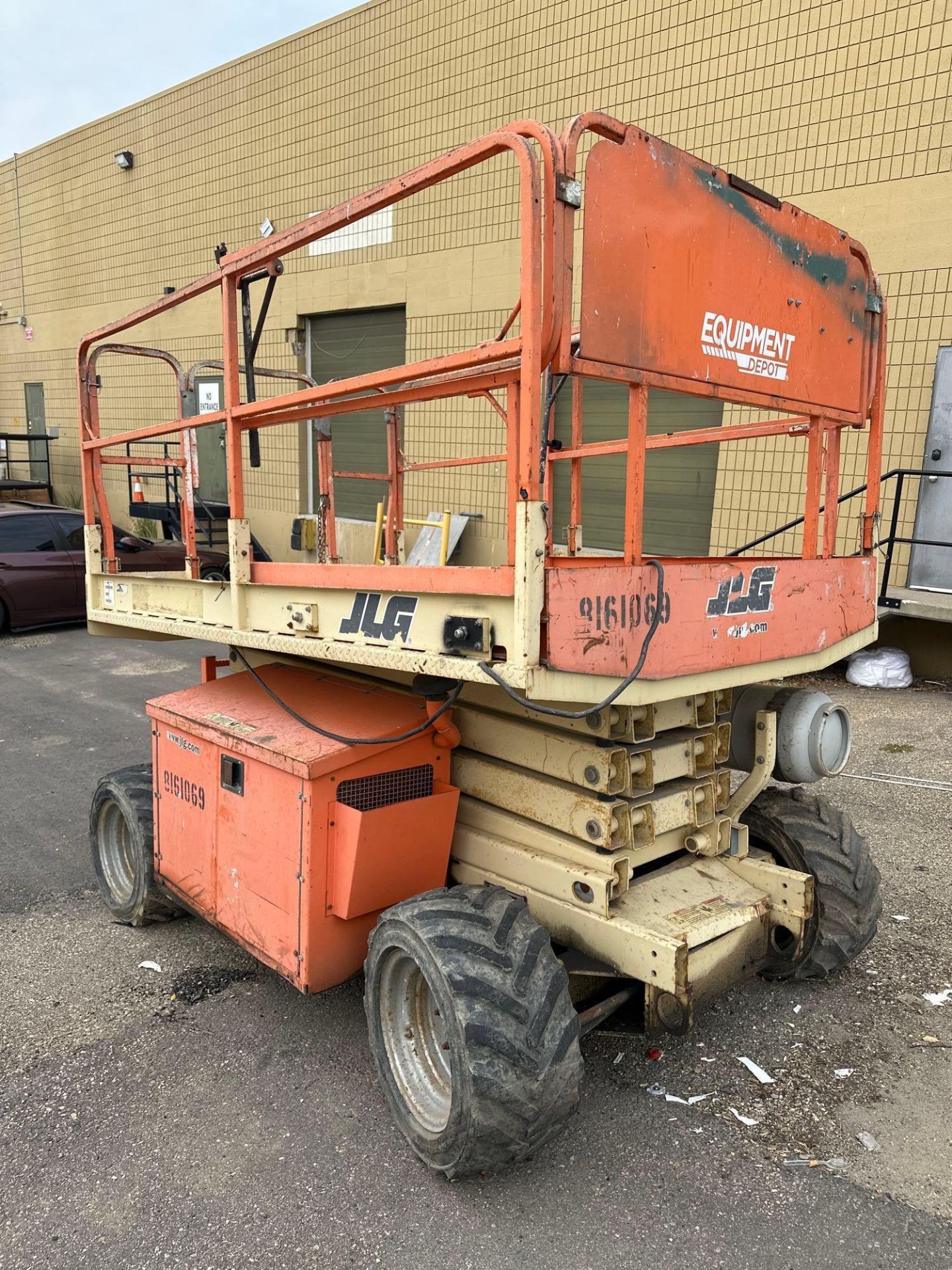 2006 JLG 260MRT Scissor Lift, 1,931hrs Showing **Does Not Run** - Image 3 of 14