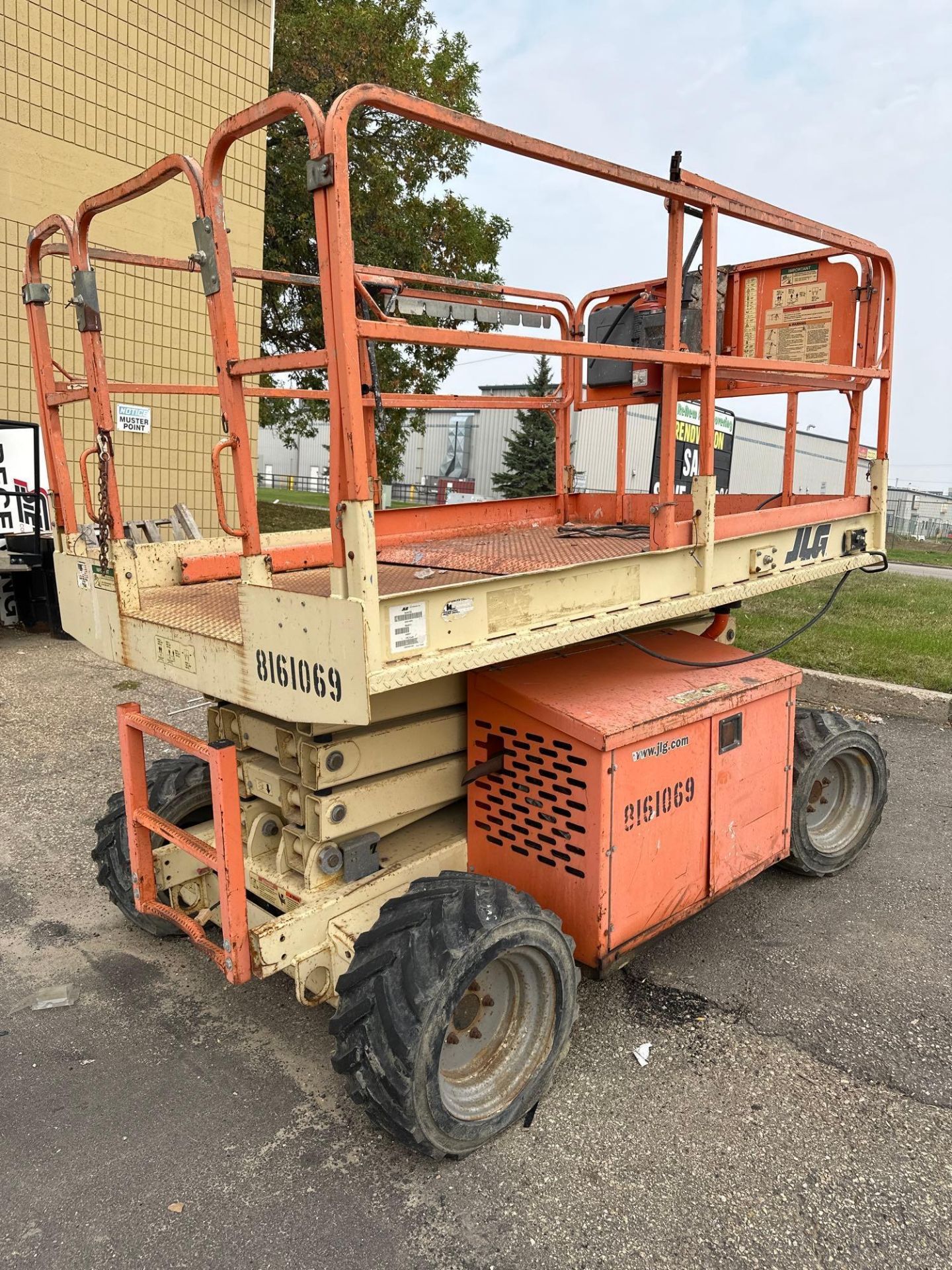 2006 JLG 260MRT Scissor Lift, 1,931hrs Showing **Does Not Run** - Image 2 of 14