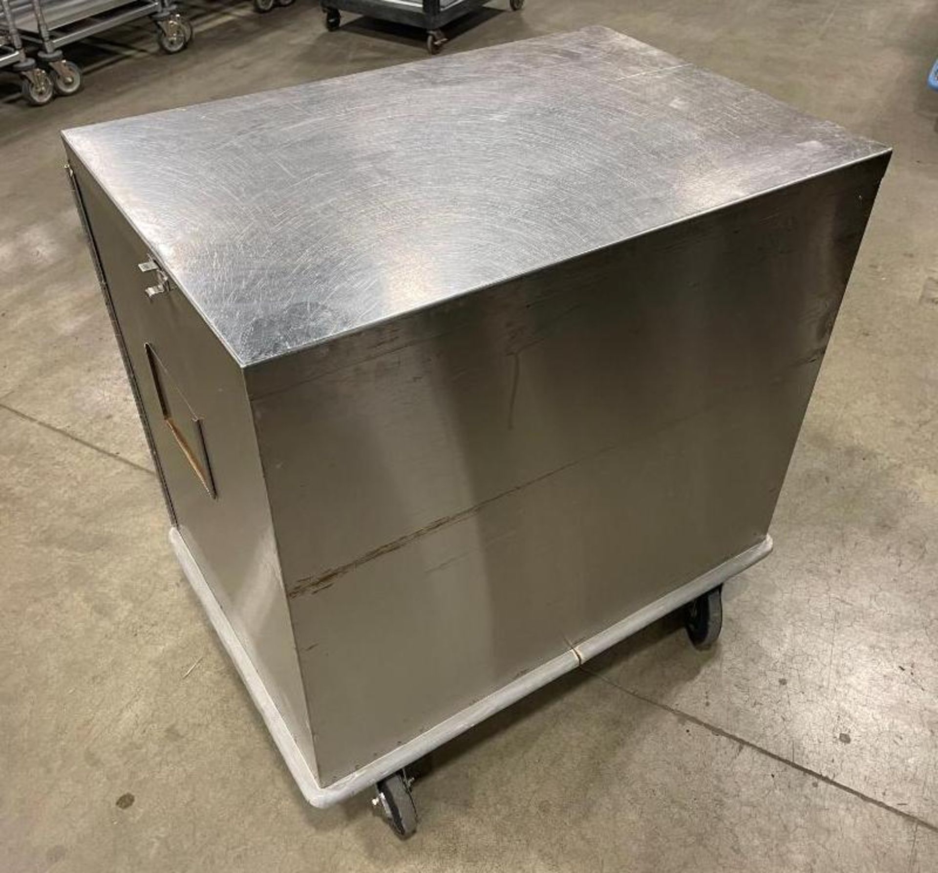 34.5" X 23" STAINLESS STEEL MOBILE CART - Image 7 of 9