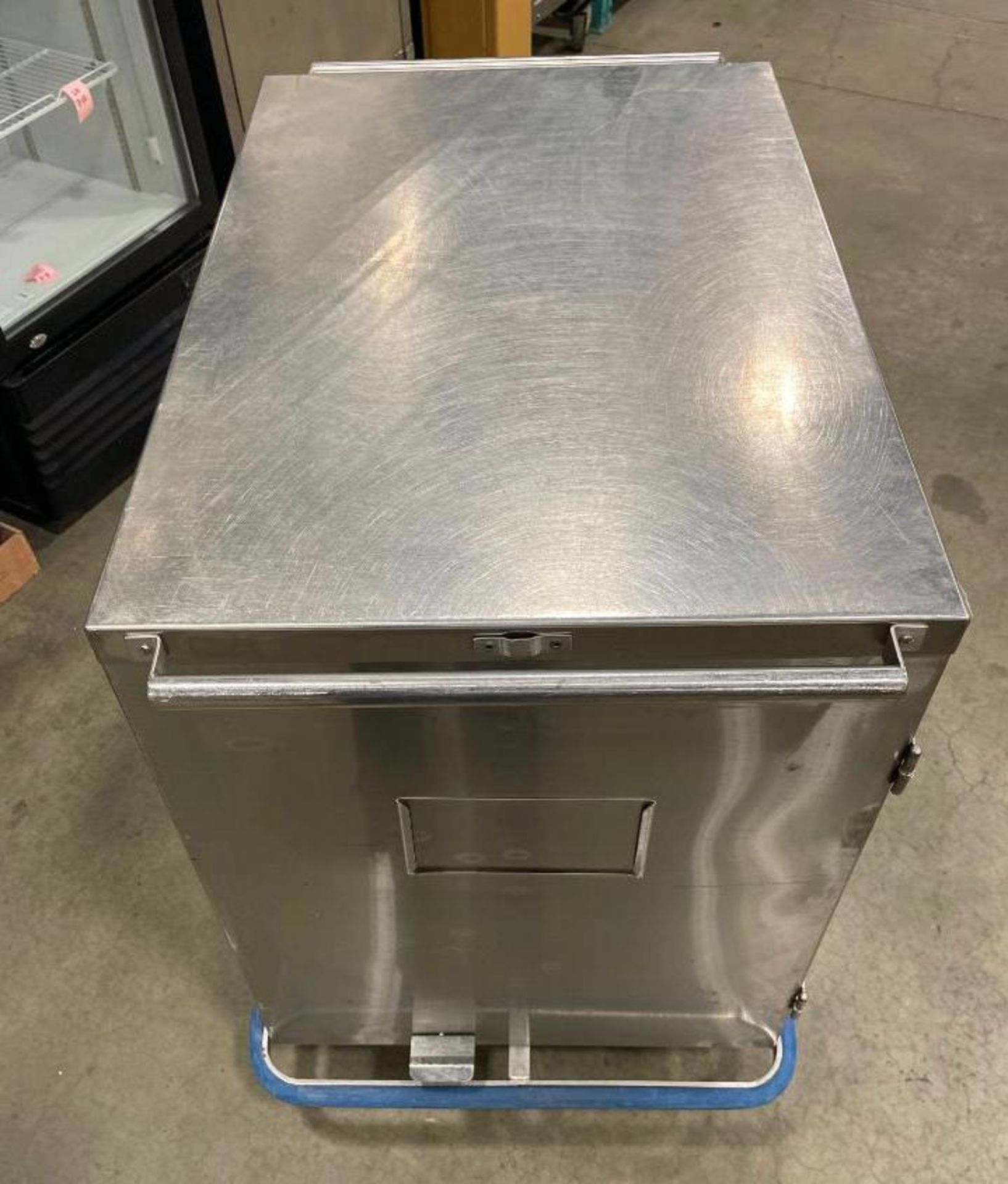 36" X 24" STAINLESS STEEL MOBILE CABINET - Image 4 of 7