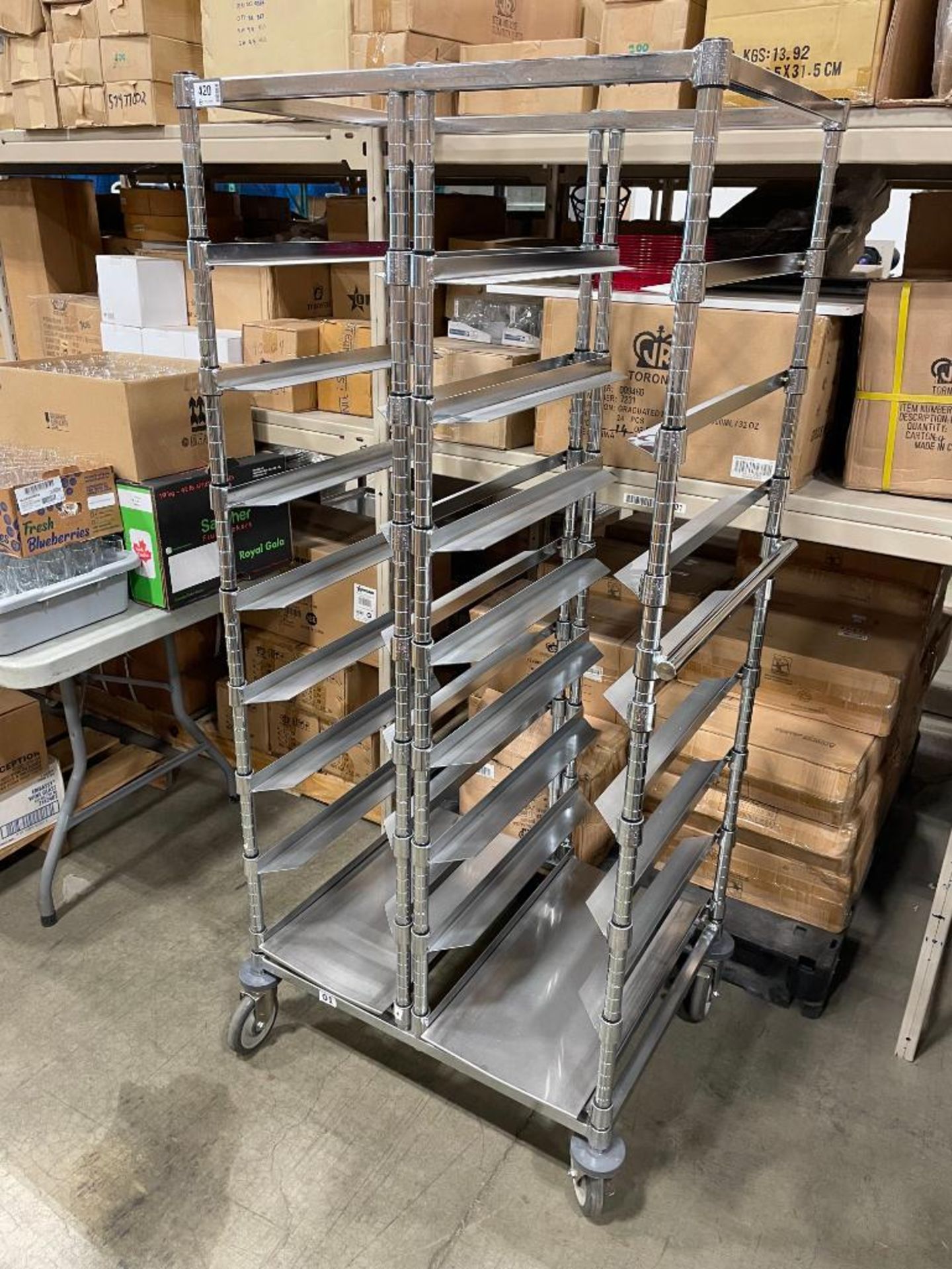 31" X 24" STAINLESS STEEL CART WITH 16-SLOT PAN HOLDER - Image 2 of 3