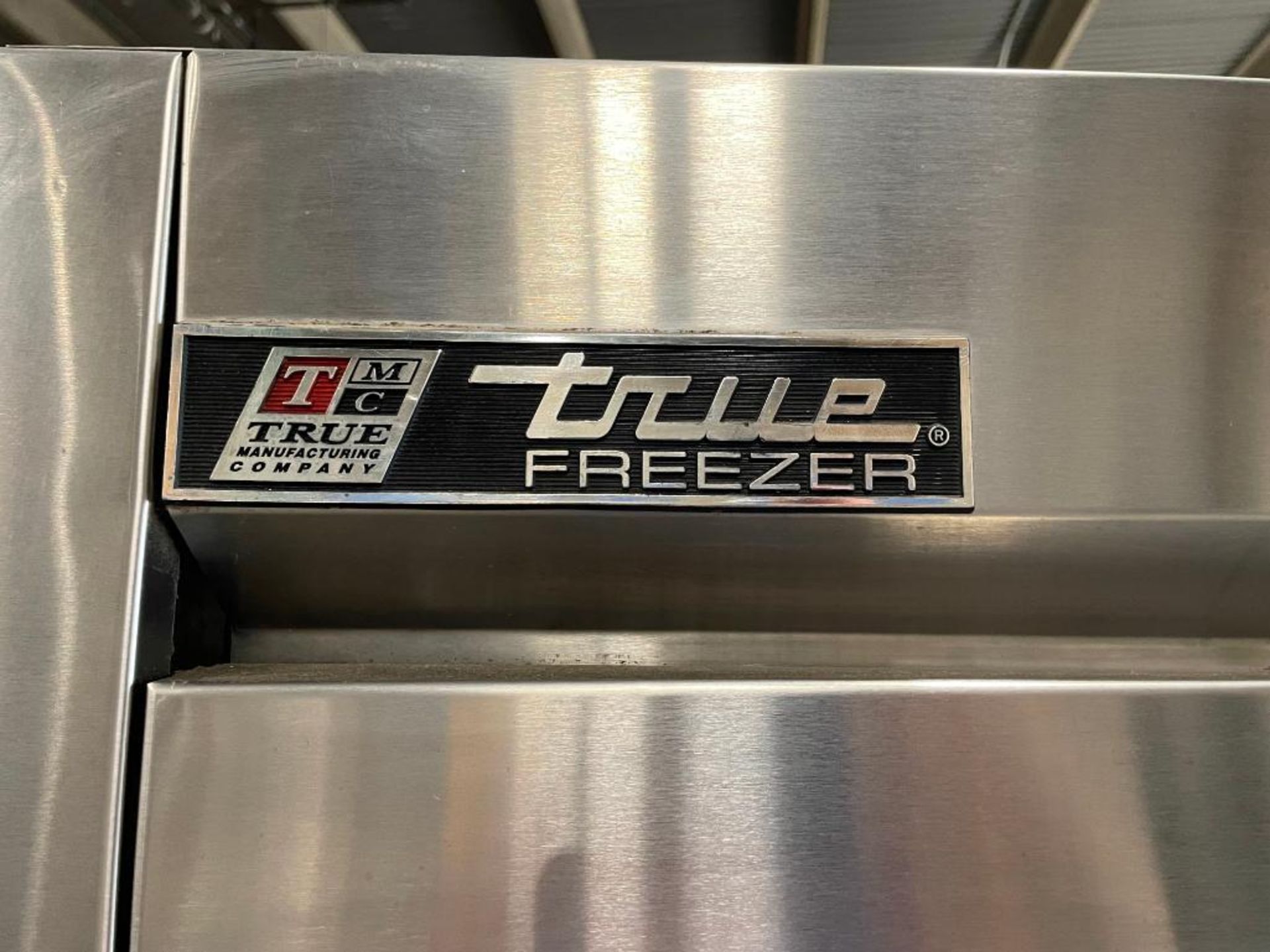 TRUE T-49F DOUBLE SOLID DOOR FREEZER - Image 2 of 9