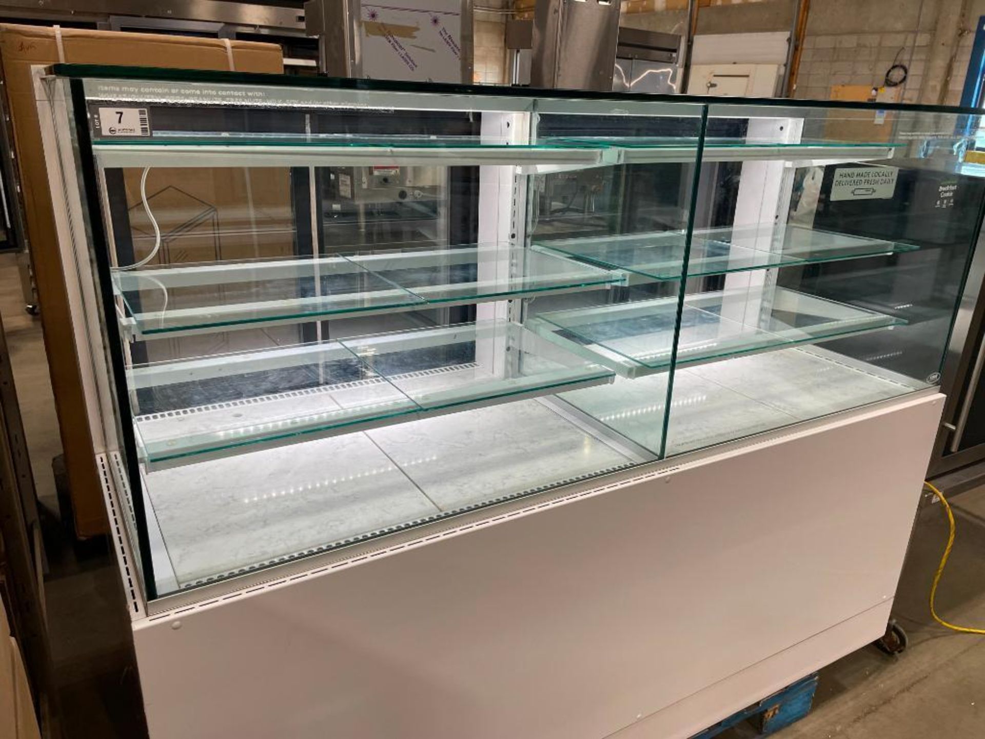 CANADIAN DISPLAY SYSTEMS SQRD6 72" REFRIGERATED DISPLAY CASE - Image 4 of 23