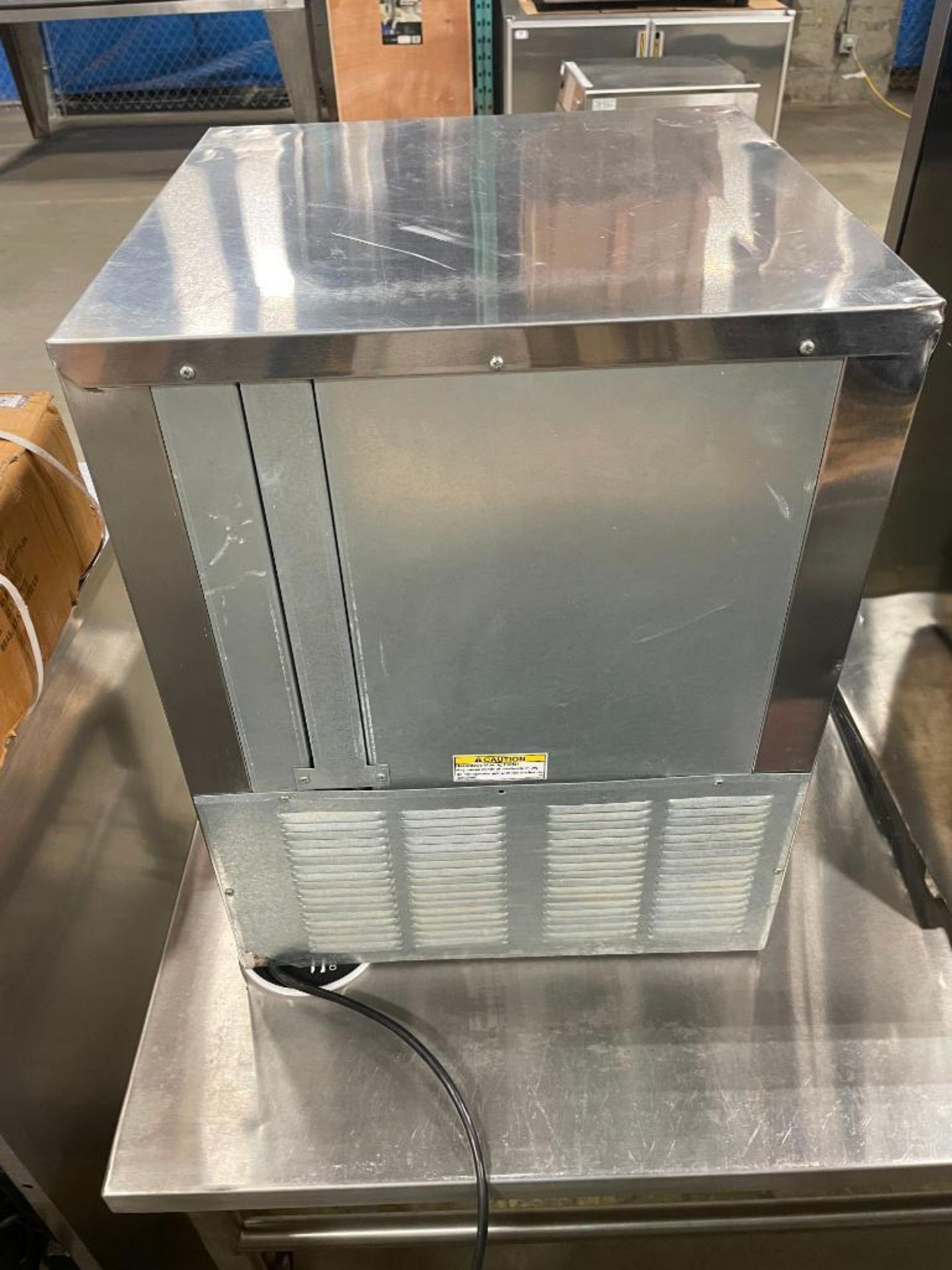 BEVERAGE AIR UCR20Y 20" SINGLE DOOR UNDERCOUNTER COOLER - Image 6 of 8