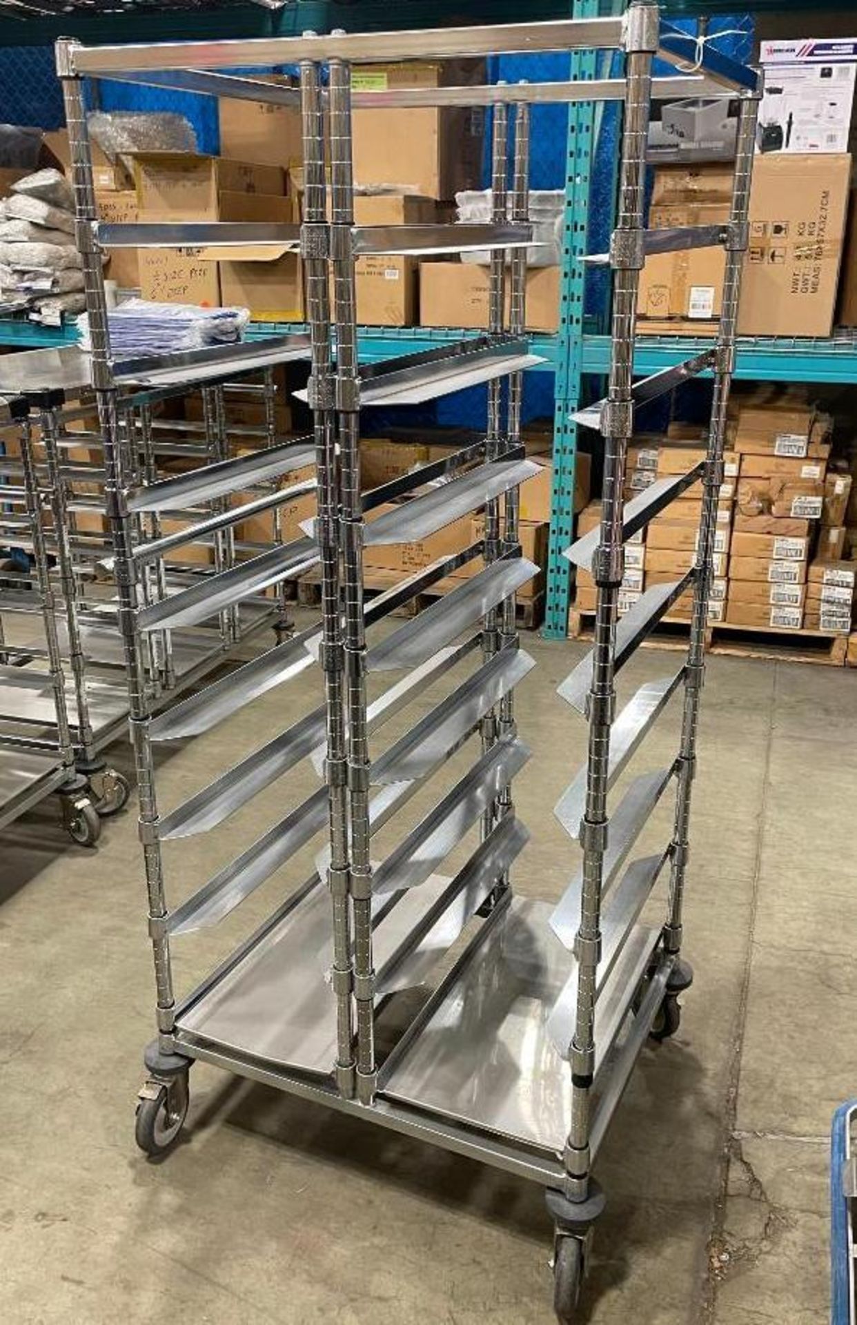 31" X 24" STAINLESS STEEL CART WITH 16-SLOT PAN HOLDER