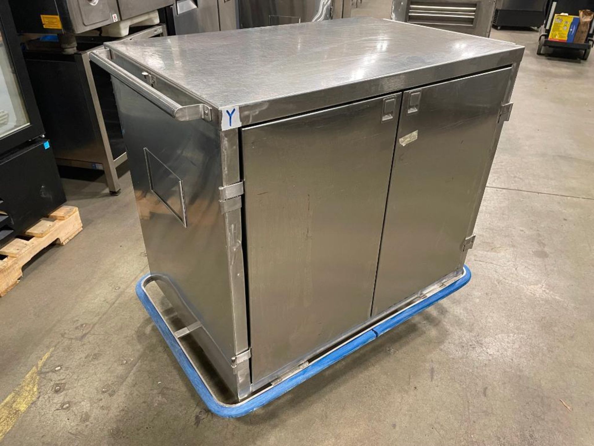 36" X 24.5" STAINLESS STEEL MOBILE CART - Image 5 of 6