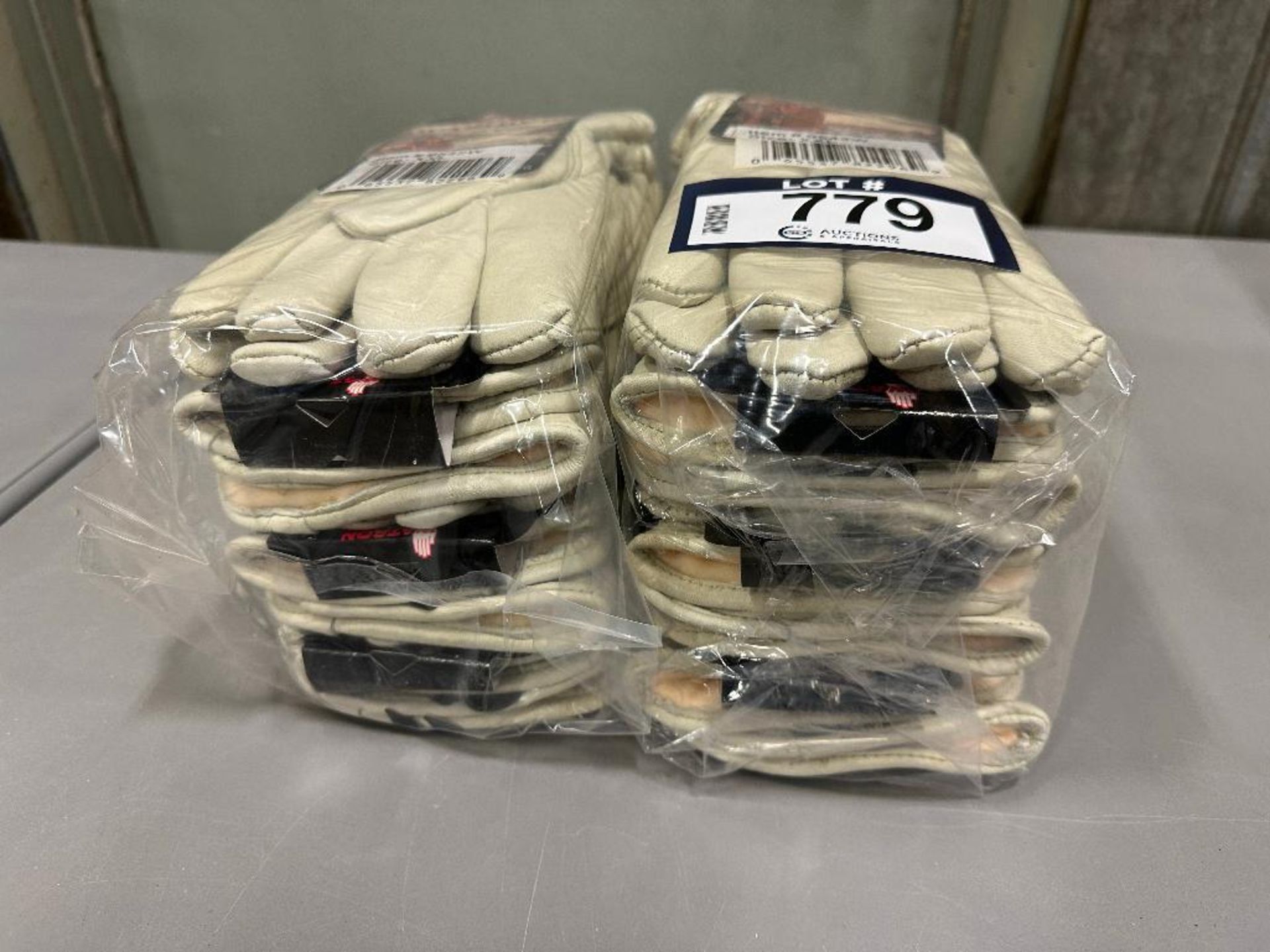 Lot of (12) Pairs of Watson Canadian Outsiders XXL Gloves - Image 2 of 3