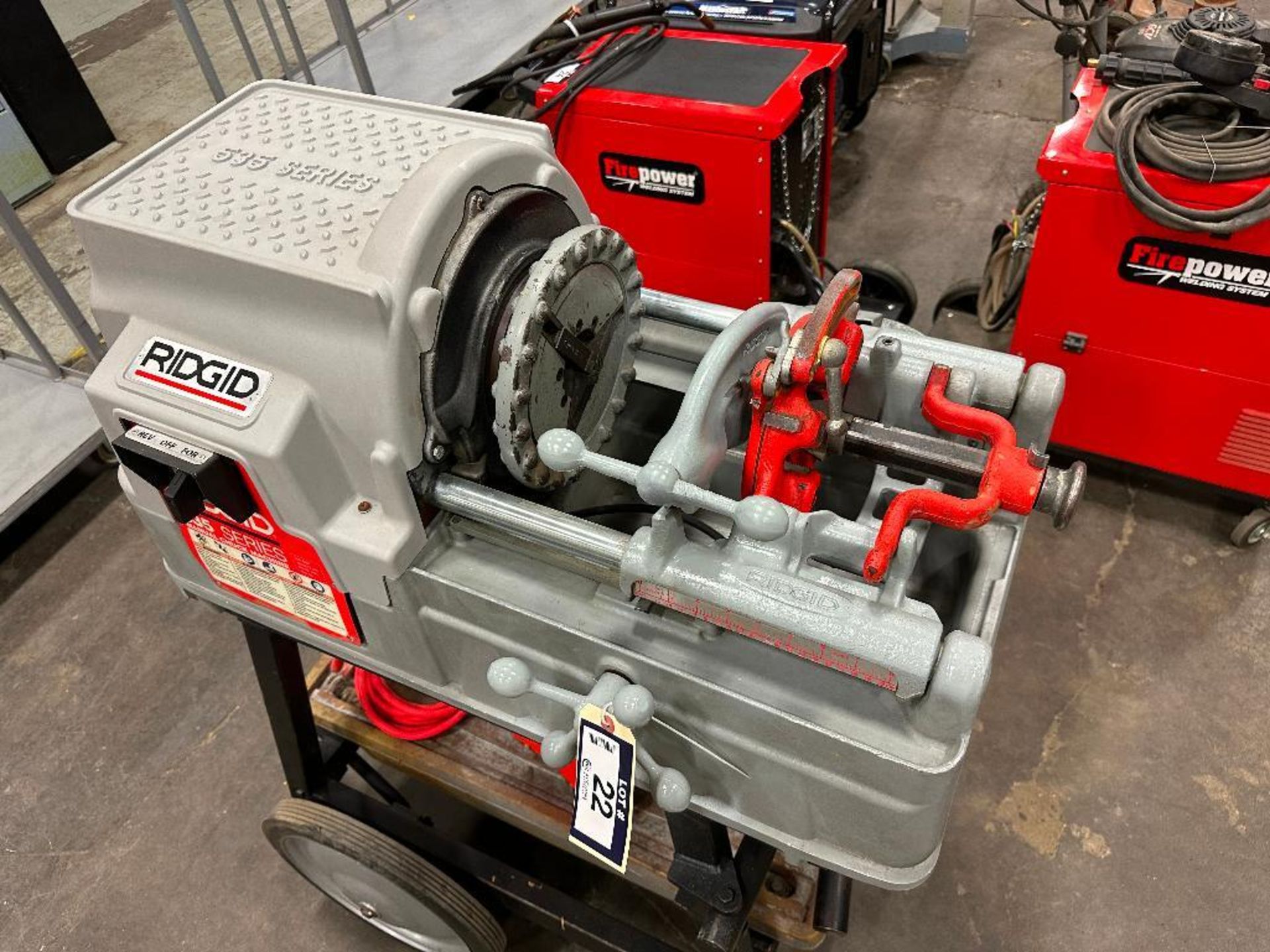 Ridgid 535 Manual Chuck Threader w/ Cutter, Reamer, Foot Pedal, Mobile Stand, Die Head, etc. - Image 3 of 9