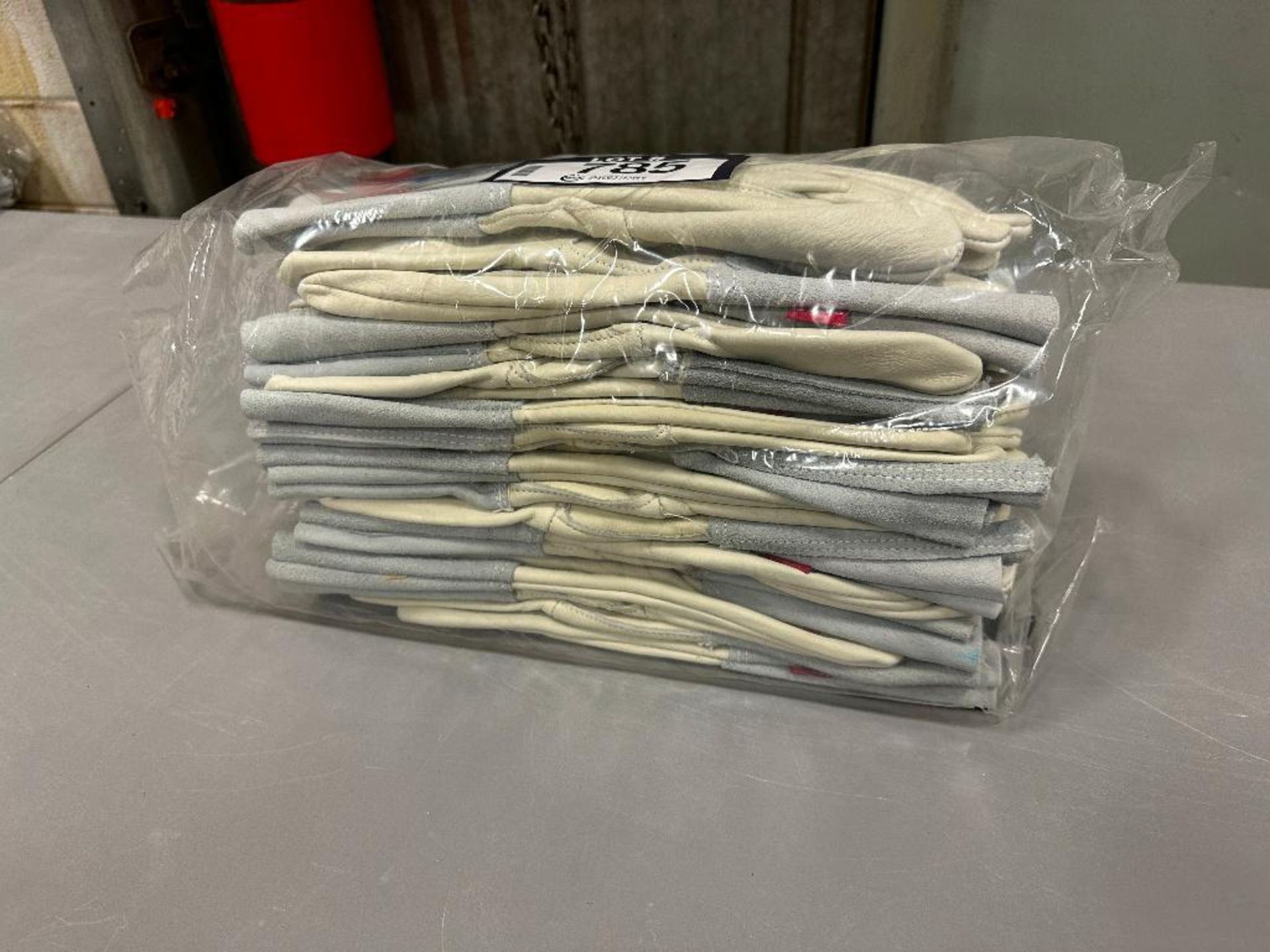 Lot of (12) Pairs of Bob Dale Utility Grain Leather XL Gloves - Image 3 of 5