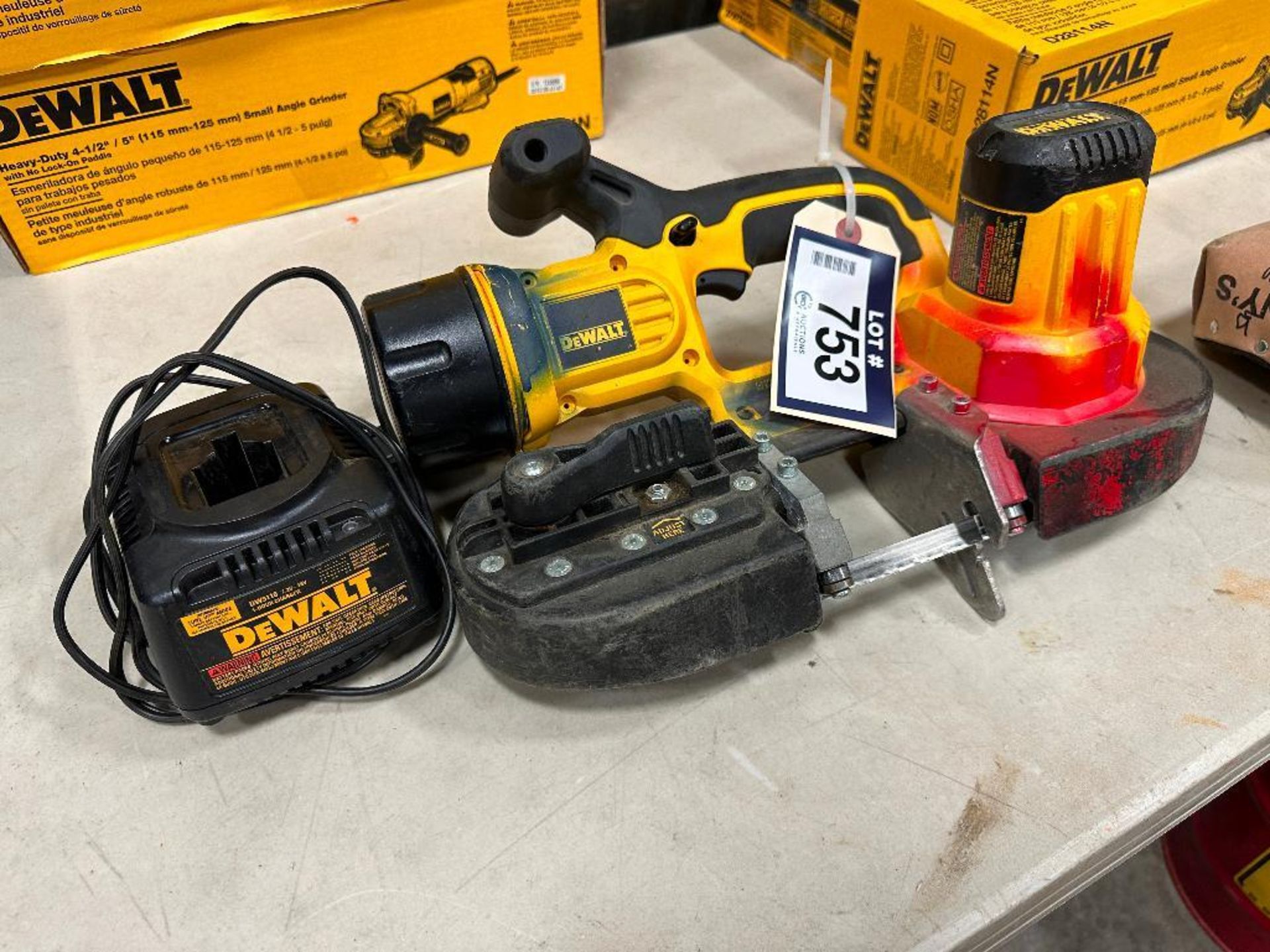 DeWalt DCS370 18V Cordless Band Saw w/ Battery and Charger - Image 3 of 6