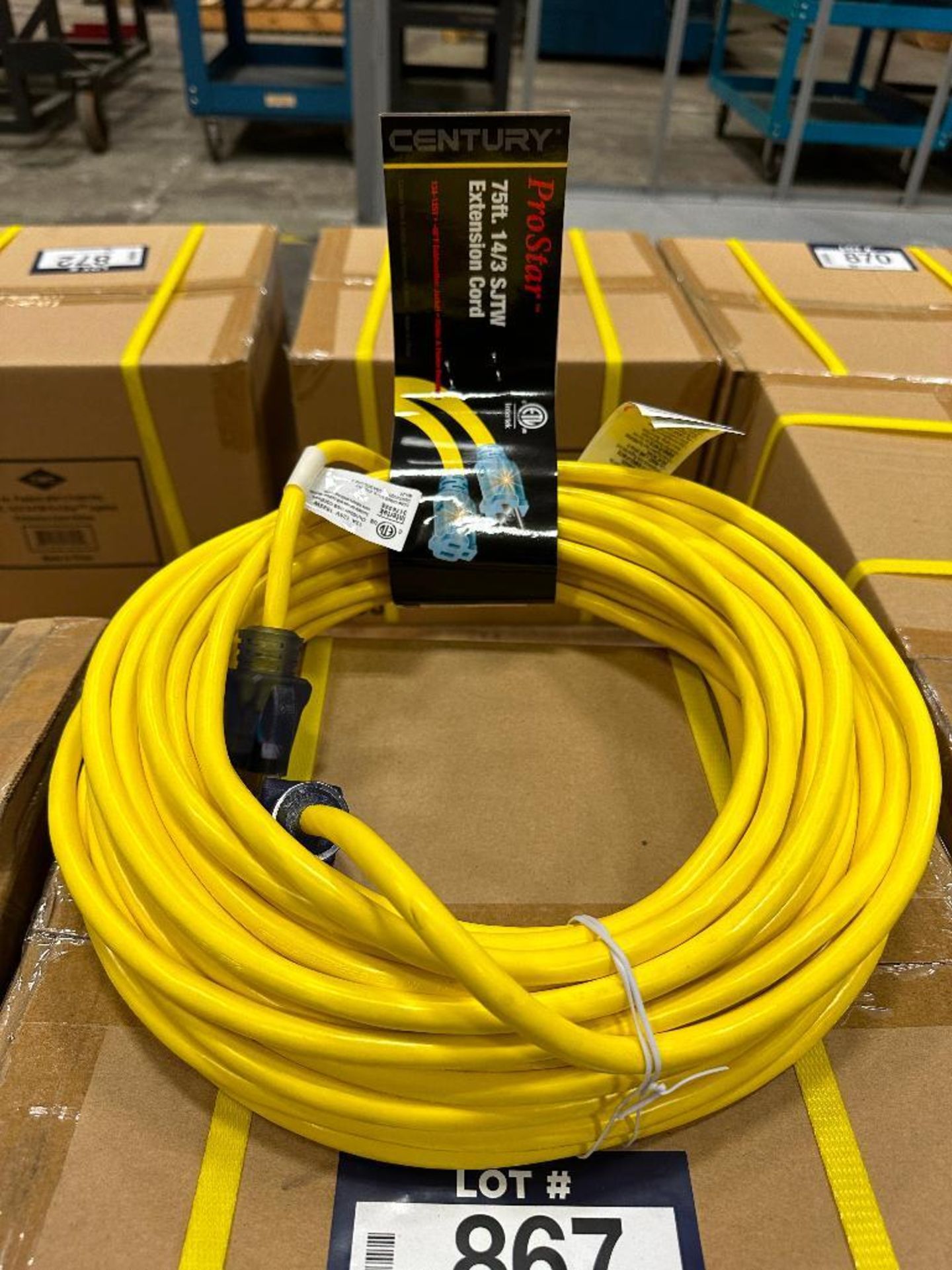 Box of (4) 75' 14/3 Pro Star Lighted Extension Cords - Image 2 of 3