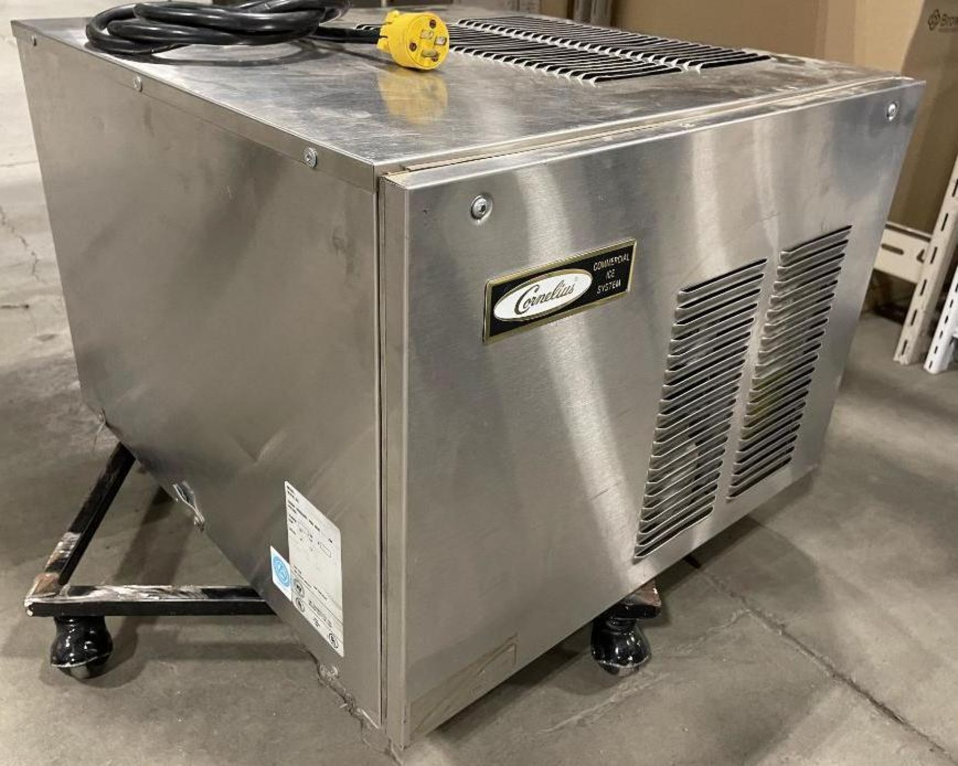 CORNELIUS AC322 ICE MACHINE WITH ICE BIN - Image 9 of 17