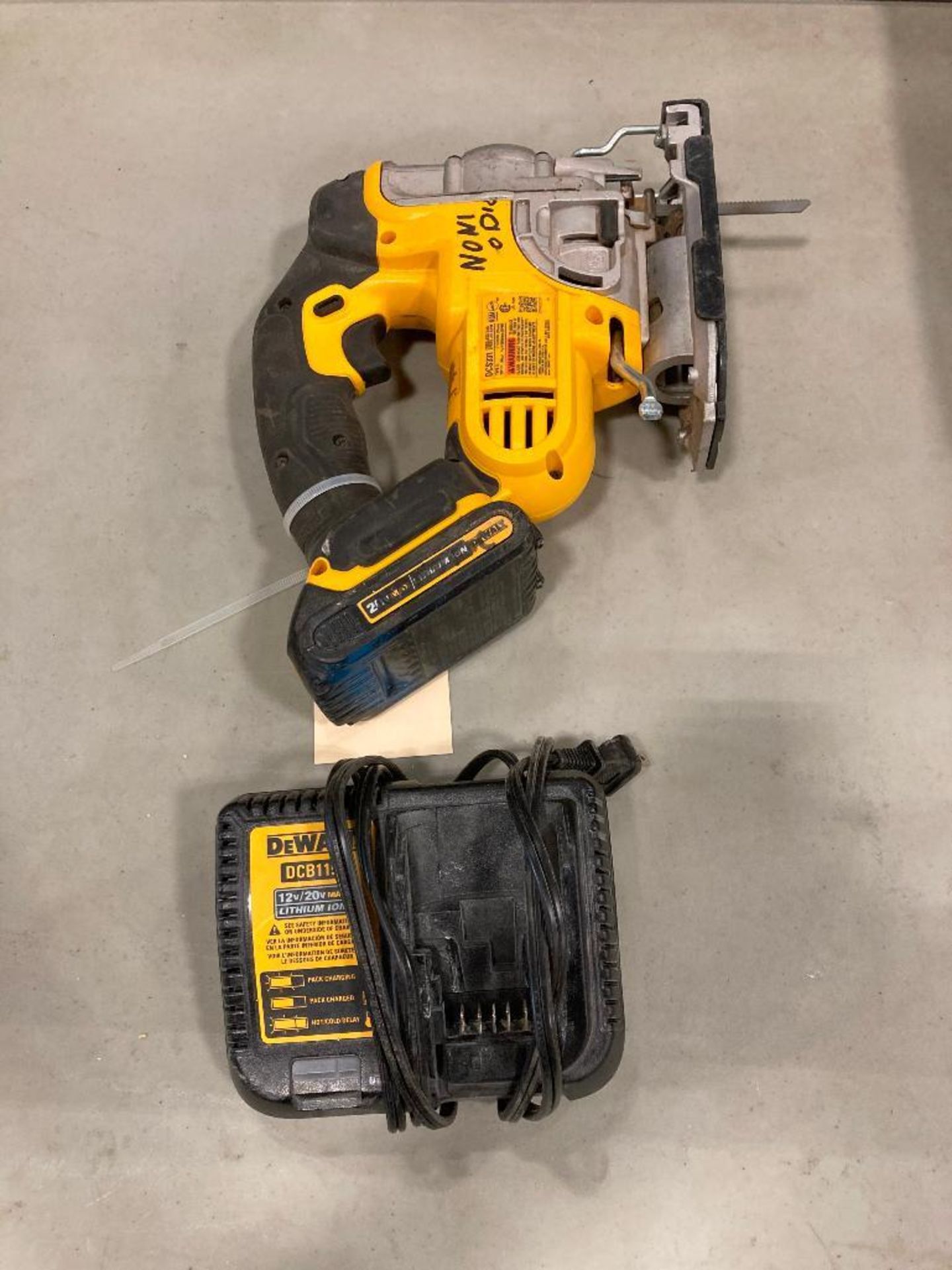 DeWalt DCS331 Jig Saw & Battery Charger - Image 2 of 6