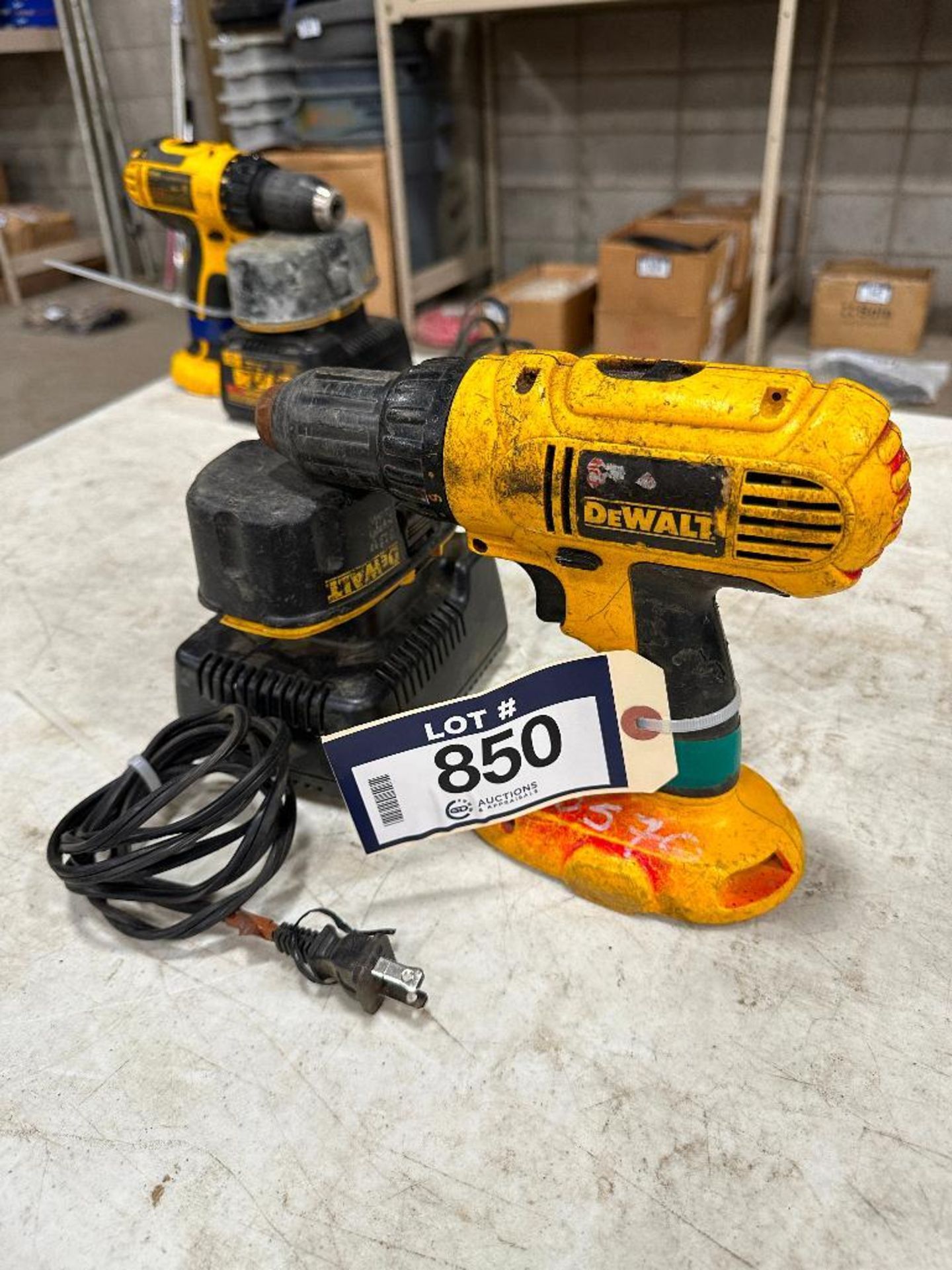 DeWalt 18V DC759 Cordless Drill w/ Battery and Charger - Image 3 of 5