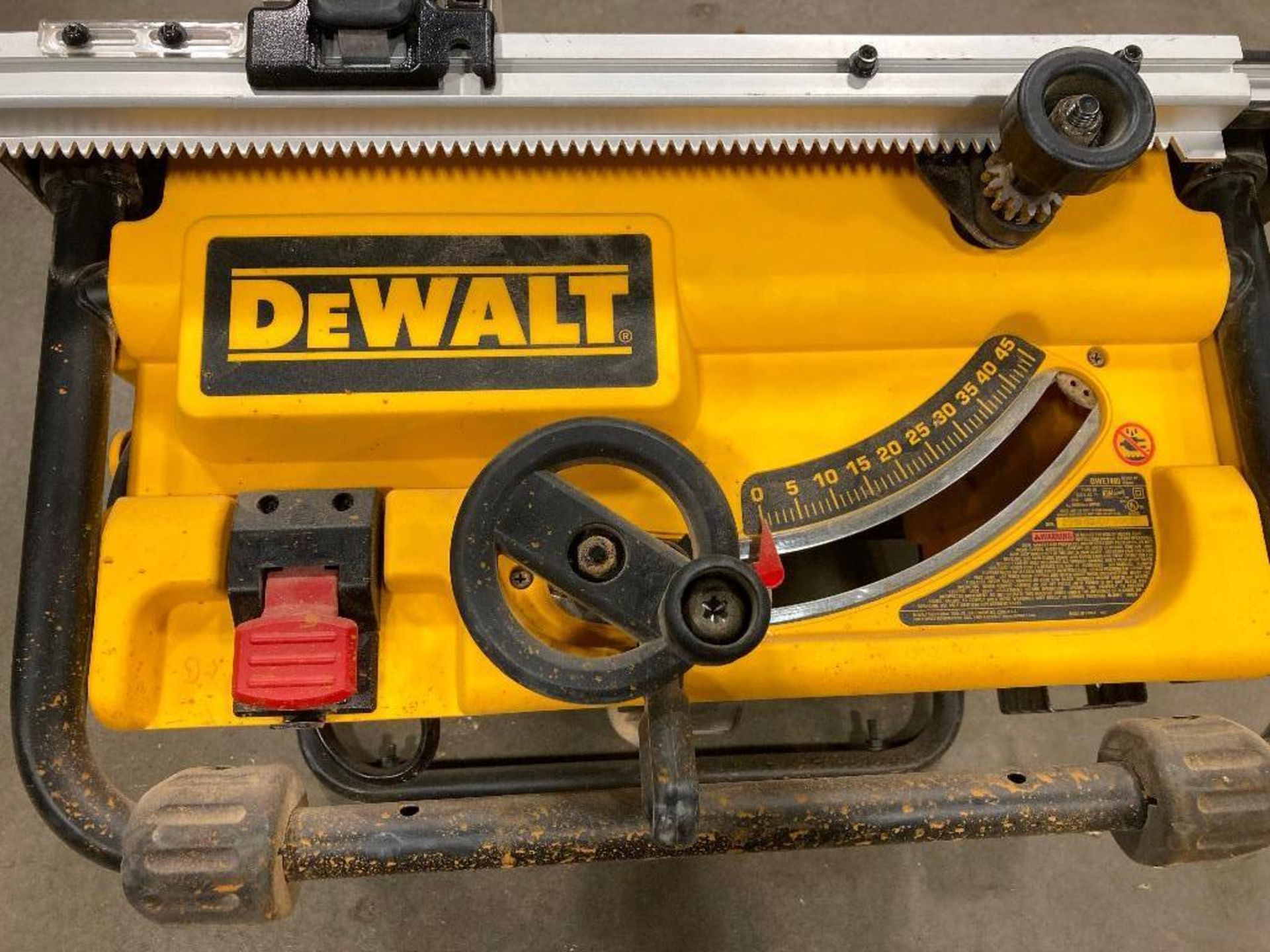 DeWalt DWE7480 10" Compact Jobsite Table Saw - Image 5 of 6