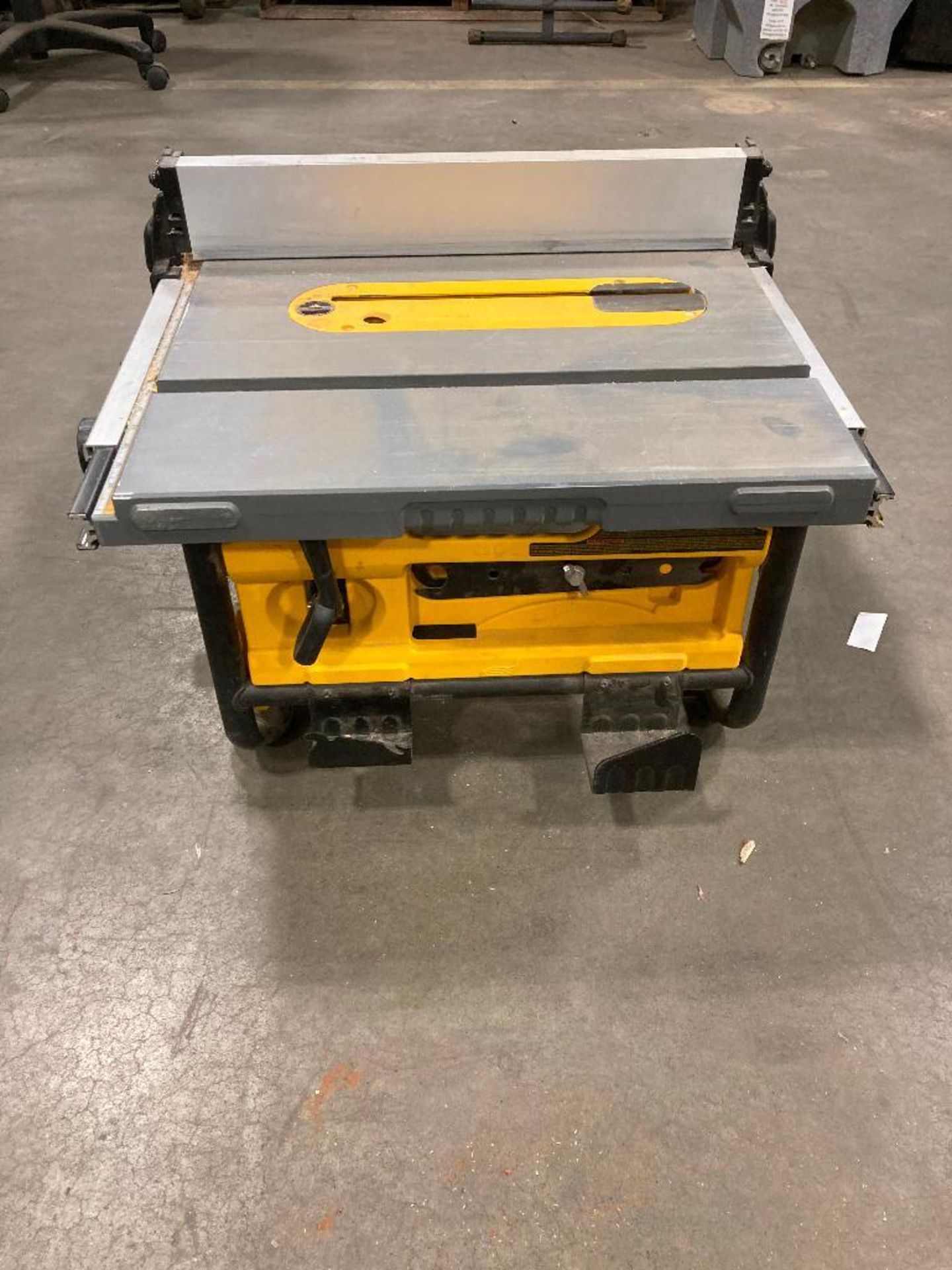 DeWalt DWE7480 10" Compact Jobsite Table Saw - Image 4 of 6