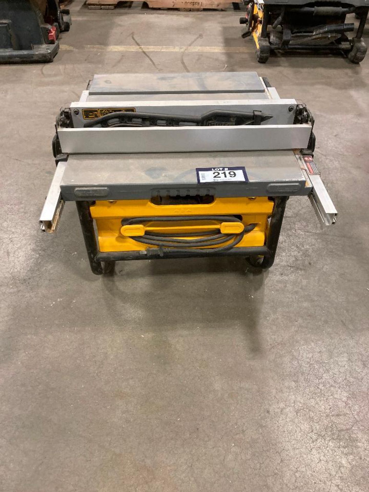 DeWalt DWE7480 10" Compact Jobsite Table Saw - Image 2 of 6