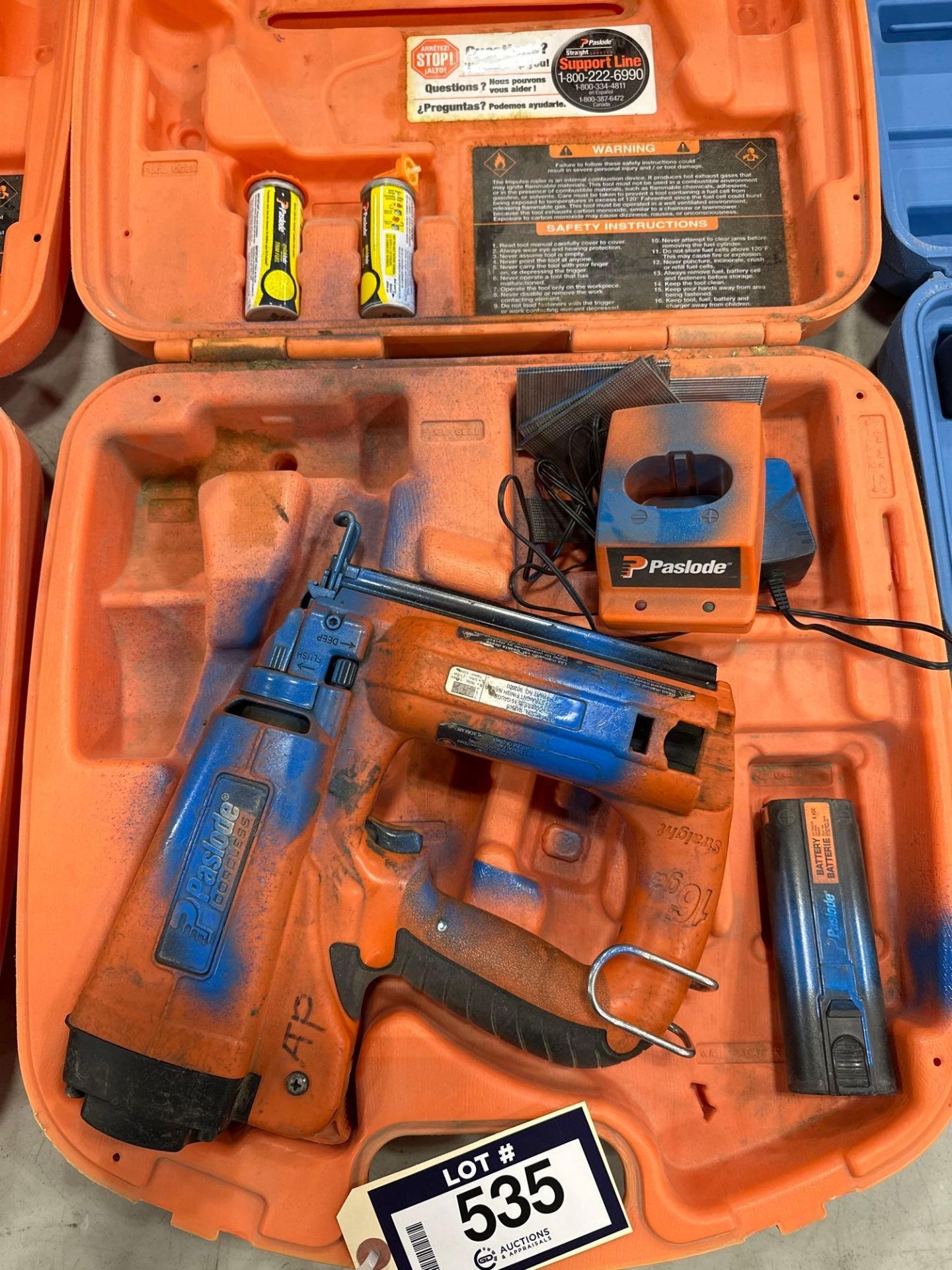 Paslode Cordless Finishing Nailer IM250S w/ (1) Battery and Charger - Image 2 of 4