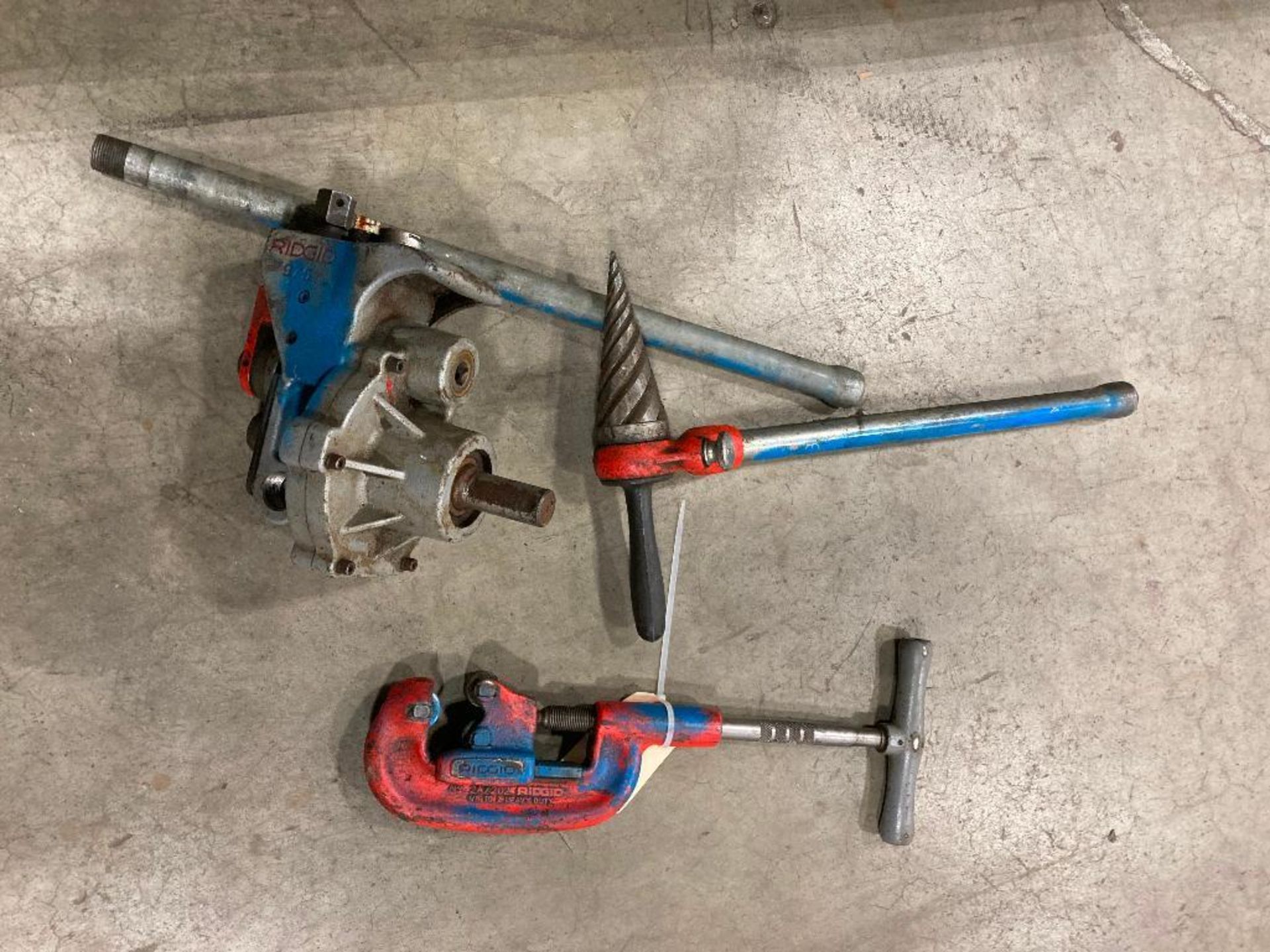 Lot of Ridgid Pipe Cutter, Hand Reamer, Ridgid 975 Roll Groover, etc. - Image 3 of 4