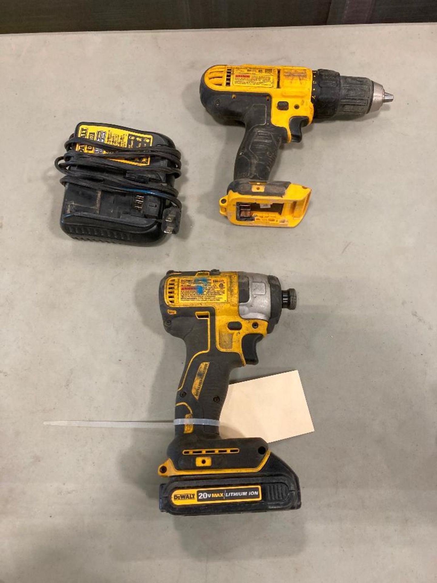 Lot of (1) DeWalt Impact & (1) DeWalt Drill and Battery Charger - Image 2 of 5