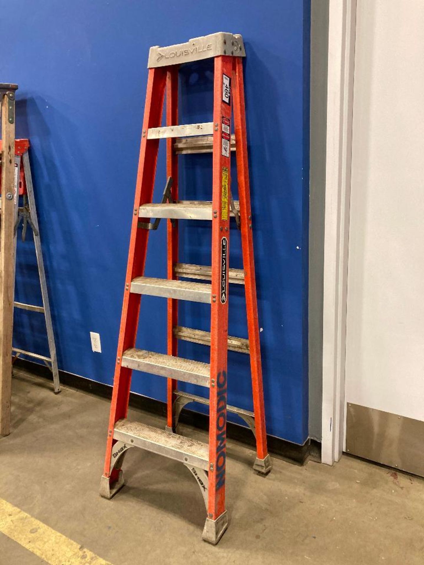 Louisville 6' Fiberglass Step Ladder - Image 4 of 6