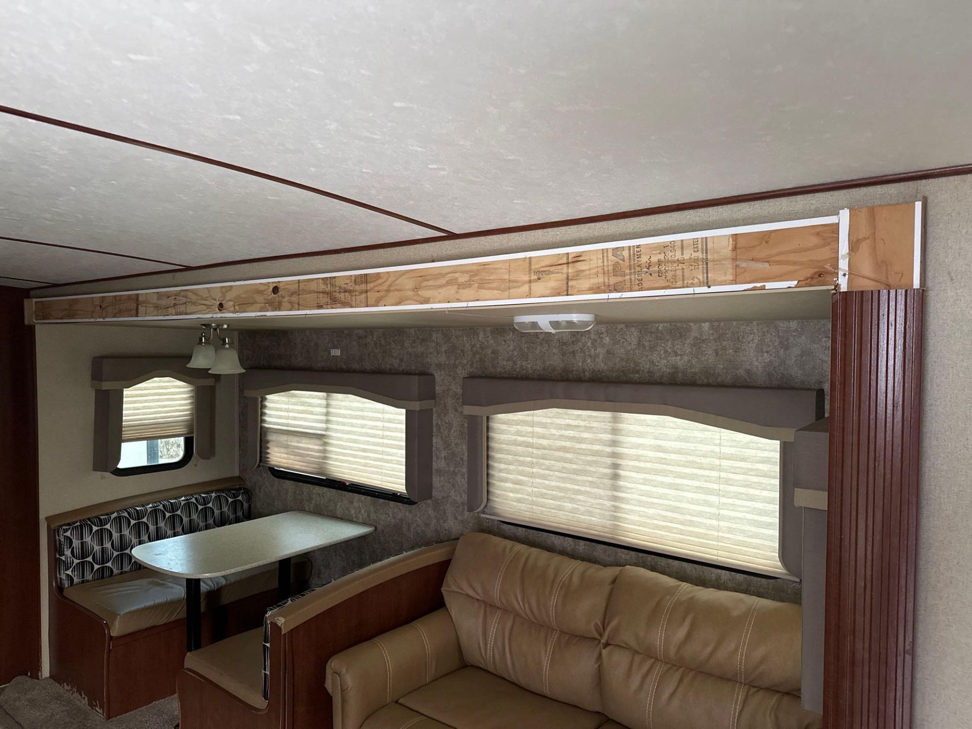 2015 EverGreen RV I-GO G314BDS 35 ft. RV Travel Trailer - Image 16 of 27