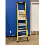 Featherlite 4' Fiberglass Platform Step Ladder