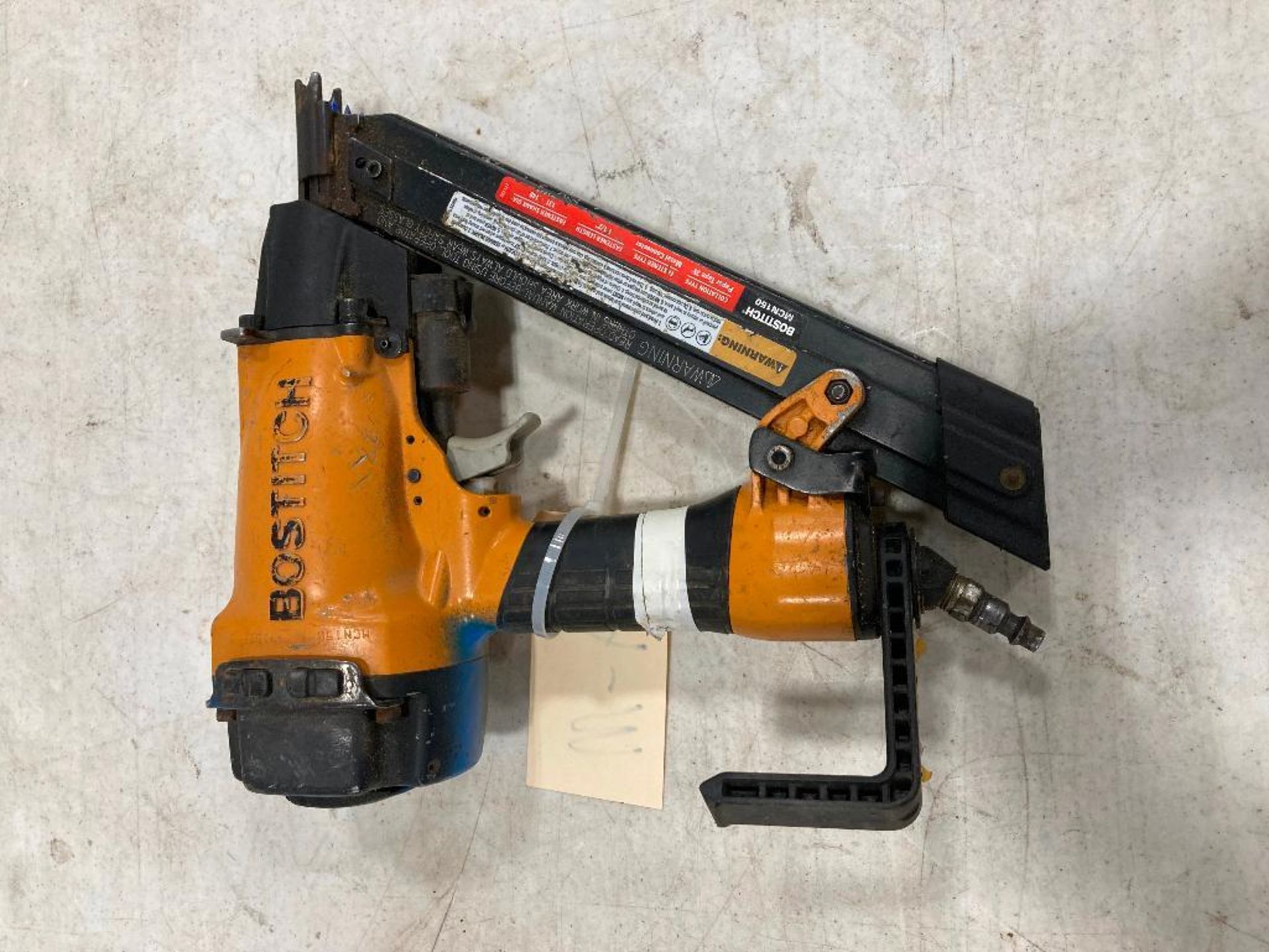 Lot of (1) Bostitch MCN150 Pneumatic Nailer and (1)Bostitch 438S2 Nailer - Image 3 of 5