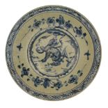 A LARGE CHINESE EXPORT ‘SWATOW’ BLUE AND WHITE PORCELAIN CHARGER, WANLI PERIOD, CIRCA 1600