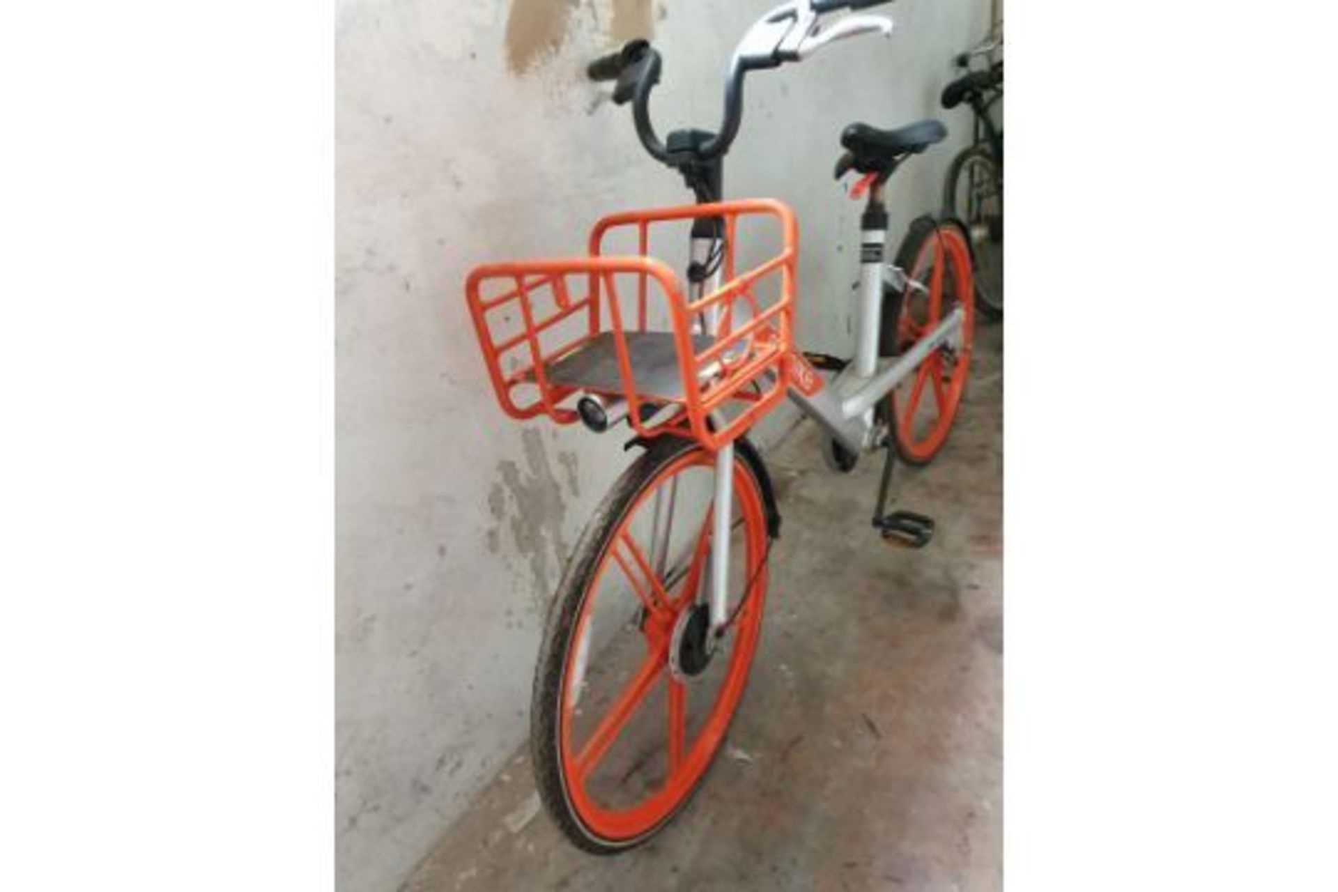 X5 MOBIKE ALLOY FRAMED, FIBERGLASS WHEEL BICYCLE - Image 3 of 3