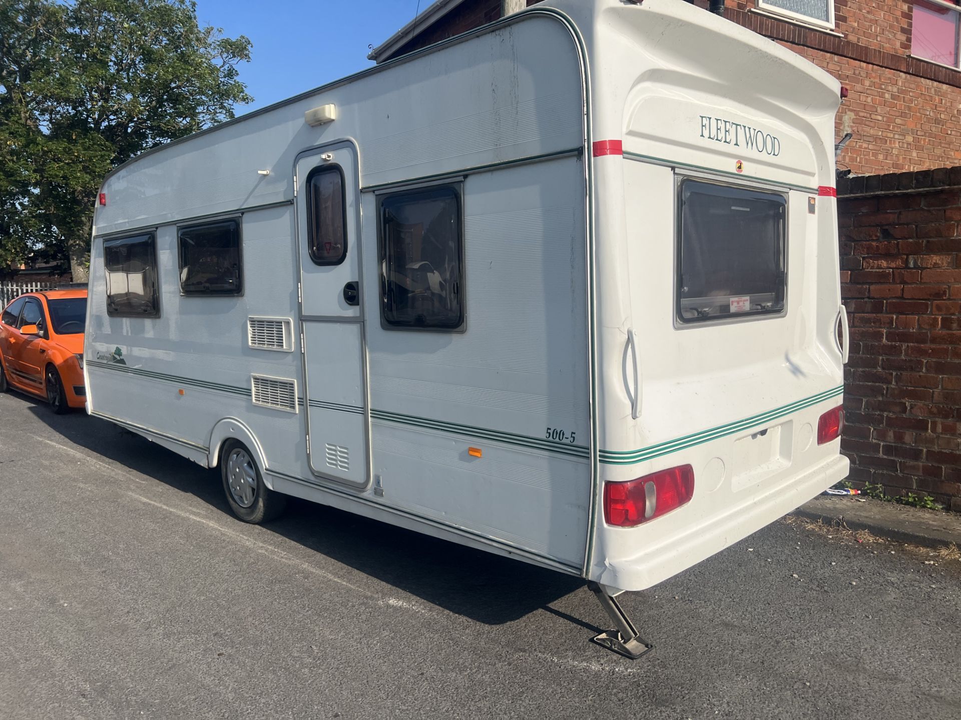 FLEETWOOD COUNTRYSIDE 500 5 BERTH TOURING CARAVAN *LOCATION NORTH YORKSHIRE* - Image 2 of 7