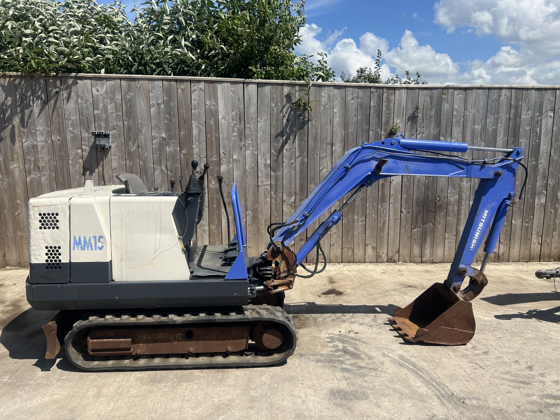 MITSUBISHI MM15 1.5 TON MINI DIGGER *LOCATION NORTH YORKSHIRE*